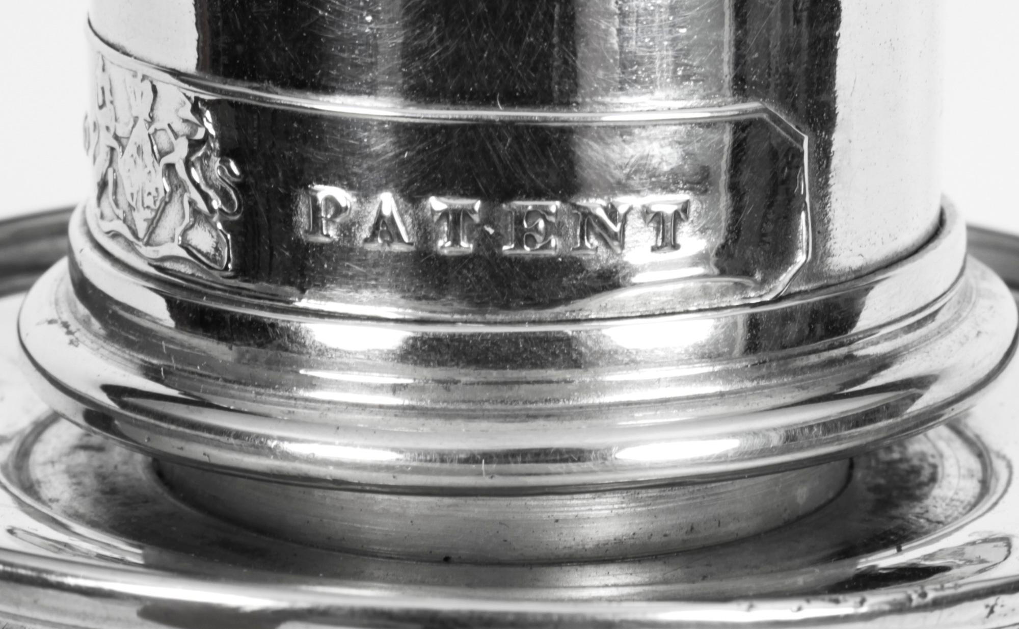 Plaqué argent Grande lampe de bureau ancienne en métal argenté par Palmer & Co, XIXe siècle en vente