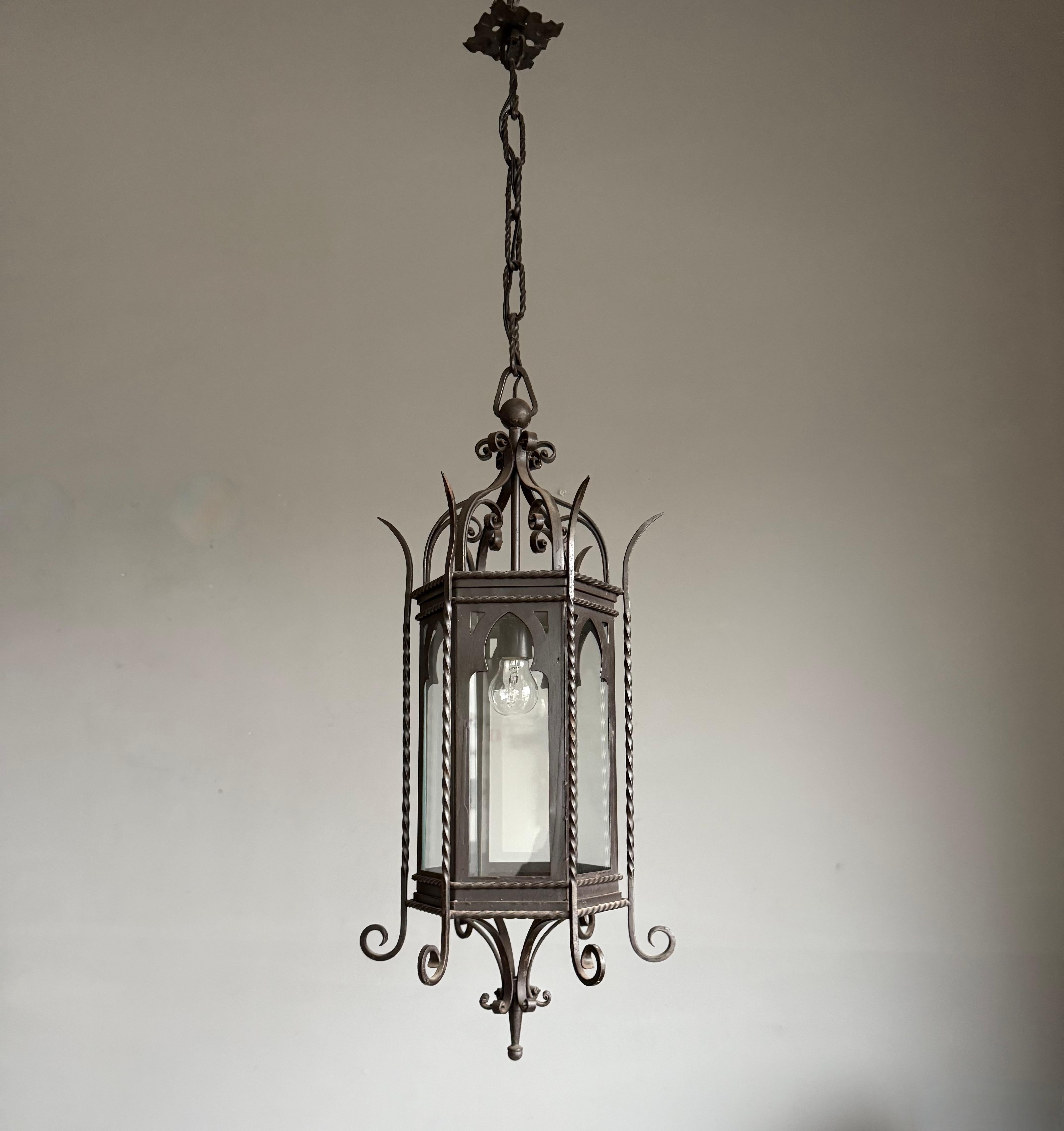 Farol de Hierro Forjado y Cristal Transparente Antiguo y de Gran Tamaño del Renacimiento Gótico en Excelente estado para la venta en Lisse, NL