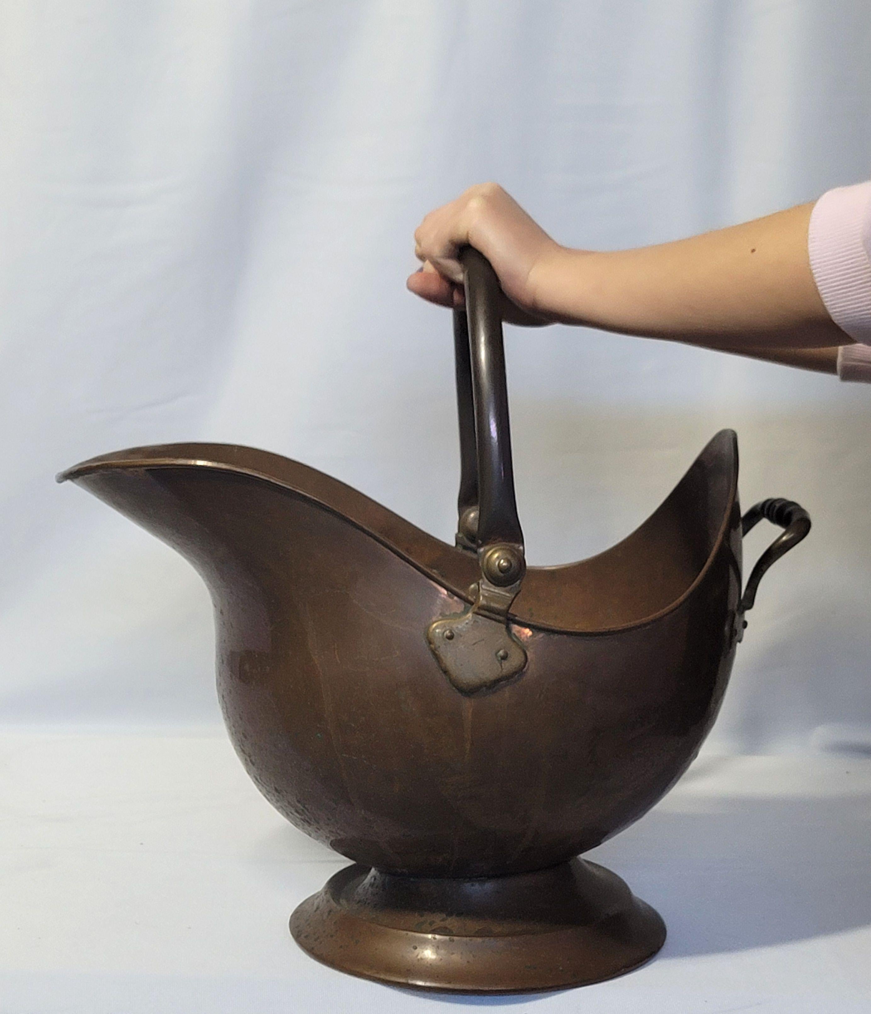 Antique Large Solid Hand Hammered Copper Coal Scuttle W/ Handle CO#009, 19th C. For Sale 6