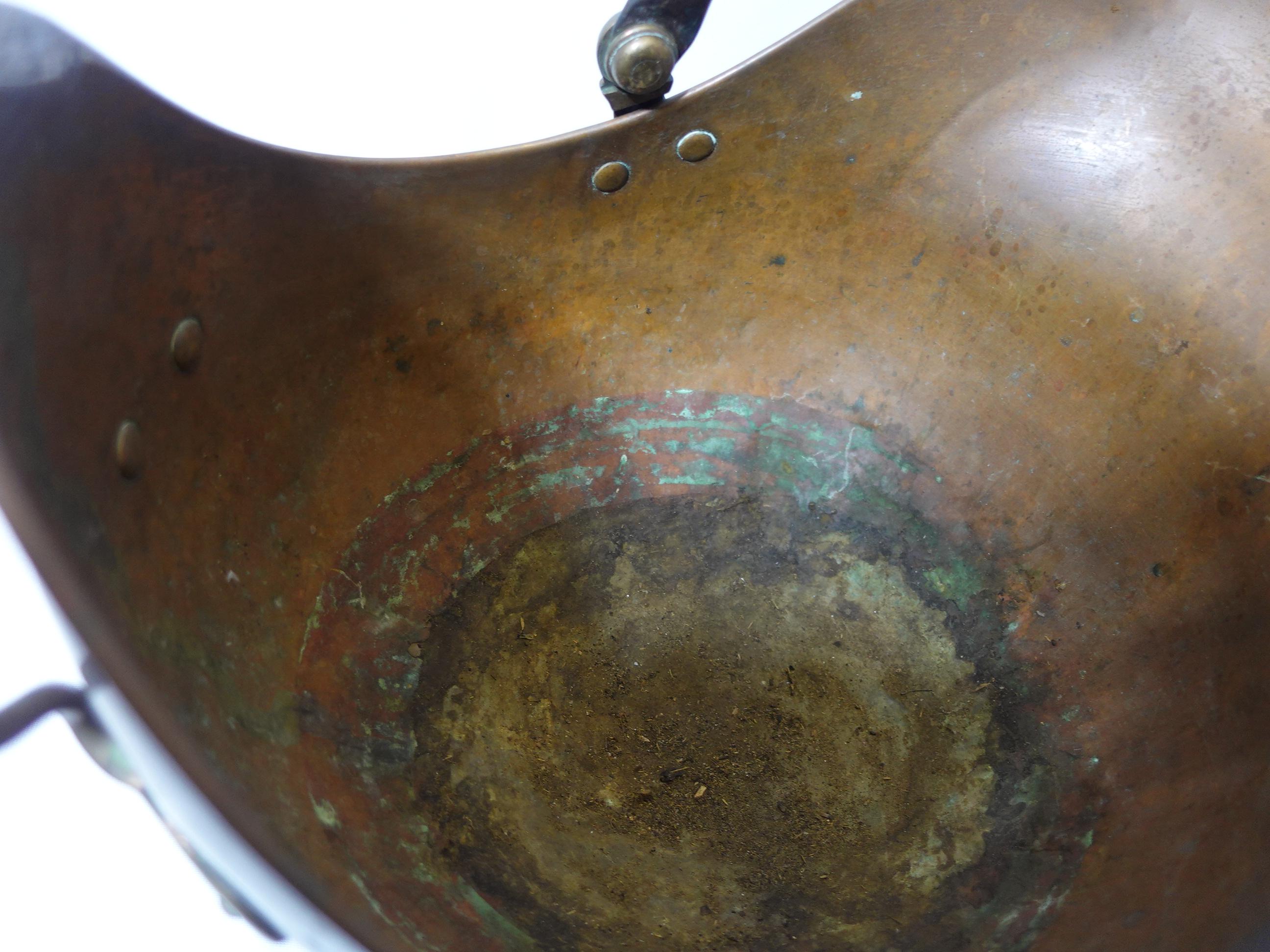 Antique Large Solid Hand Hammered Copper Coal Scuttle W/ Handle CO#009, 19th C. For Sale 2
