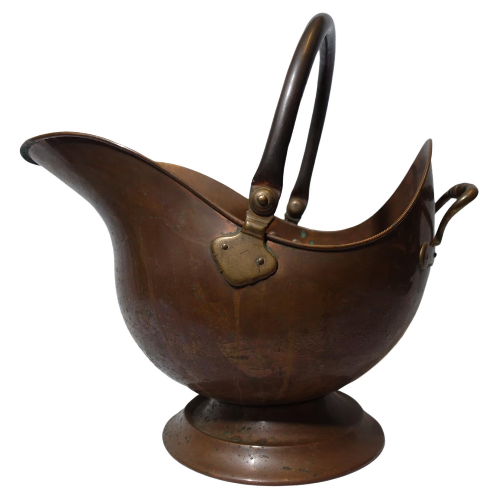 Antique Large Solid Hand Hammered Copper Coal Scuttle W/ Handle CO#009, 19th C. For Sale