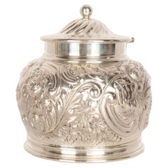 Antico grande pozzo d'inchiostro da scrivania in argento Sterling Wells con incisione e repousse Sheffield 1899
