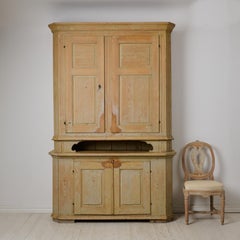Grande armadio antico di arte popolare svedese in stile gustaviano, Hand Made in pino massiccio