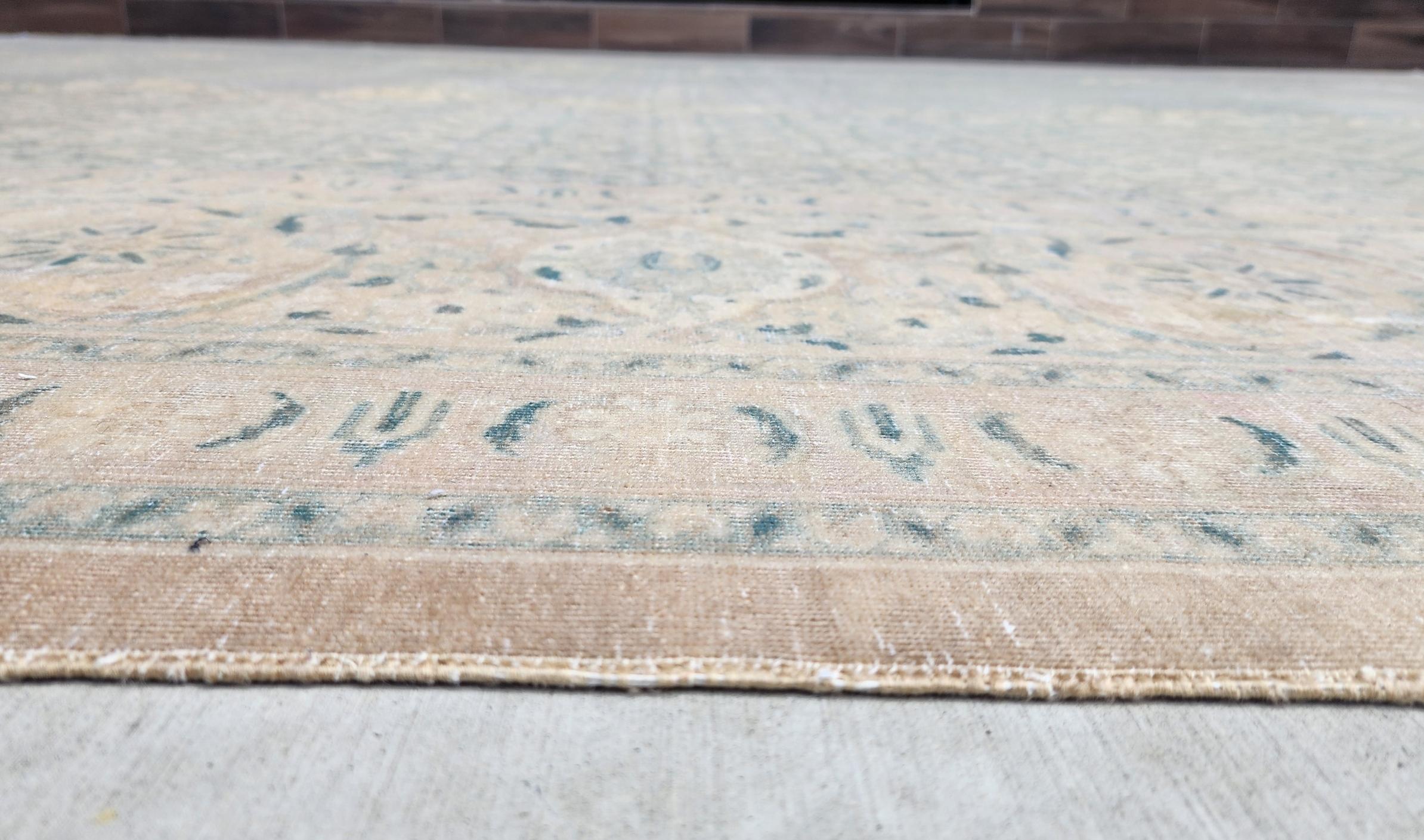Antique Palace size Persian Tabriz Rug 13x17.3 In Good Condition For Sale In Los Angeles, CA