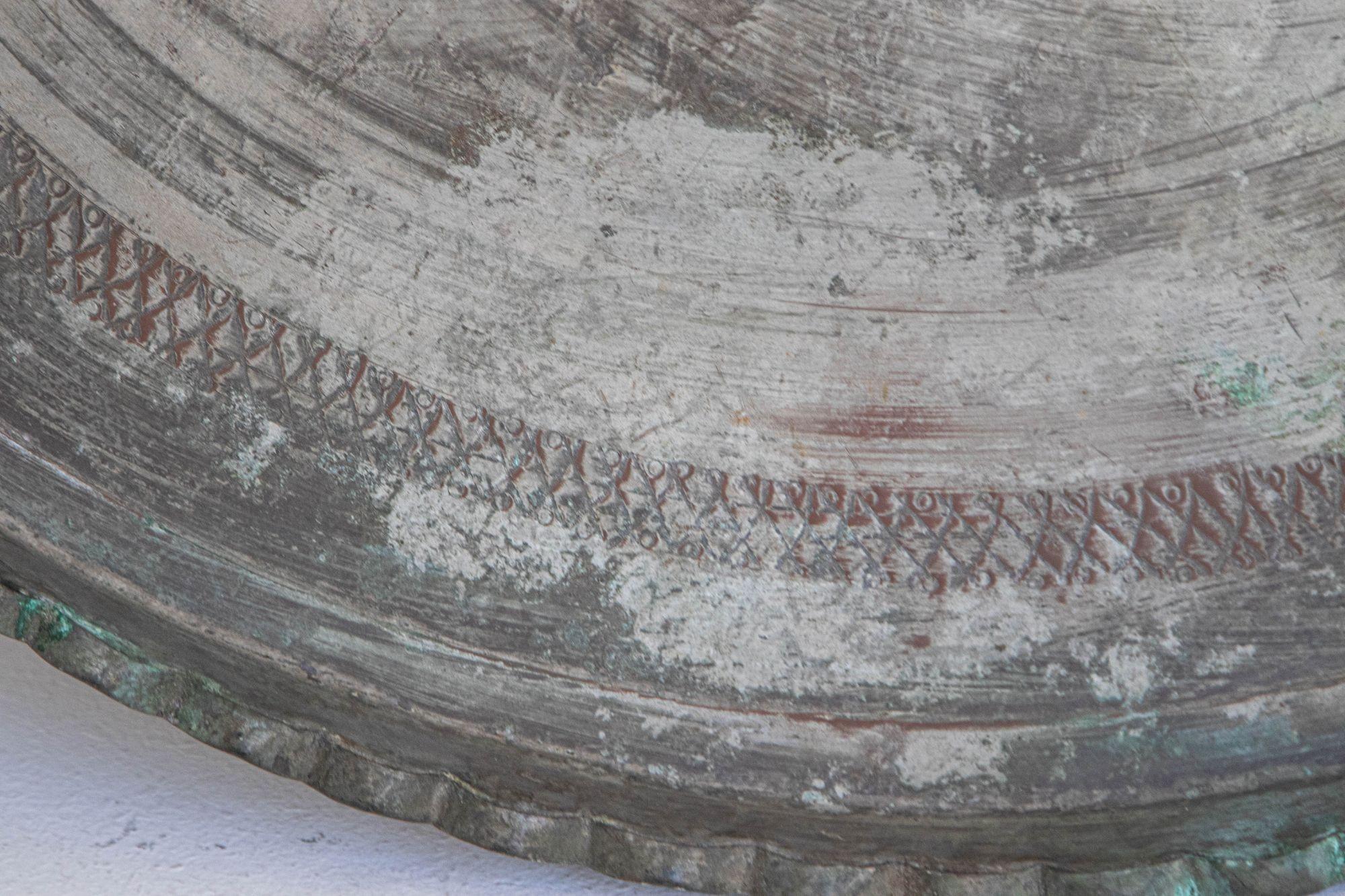 Grand plateau circulaire turc ottoman ancien en cuivre teinté en vente 3