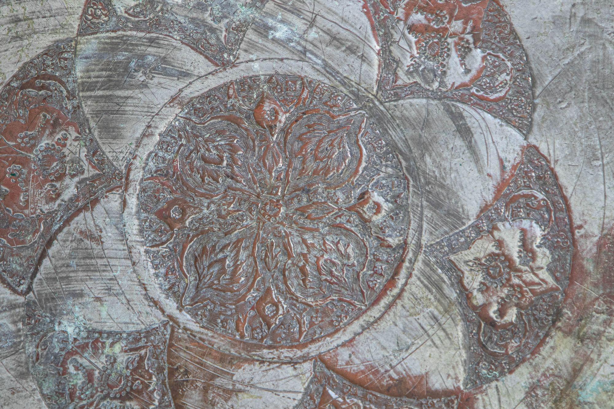 Antike große verzinnte Kupfer Ottoman türkischen kreisförmigen Tablett im Angebot 2