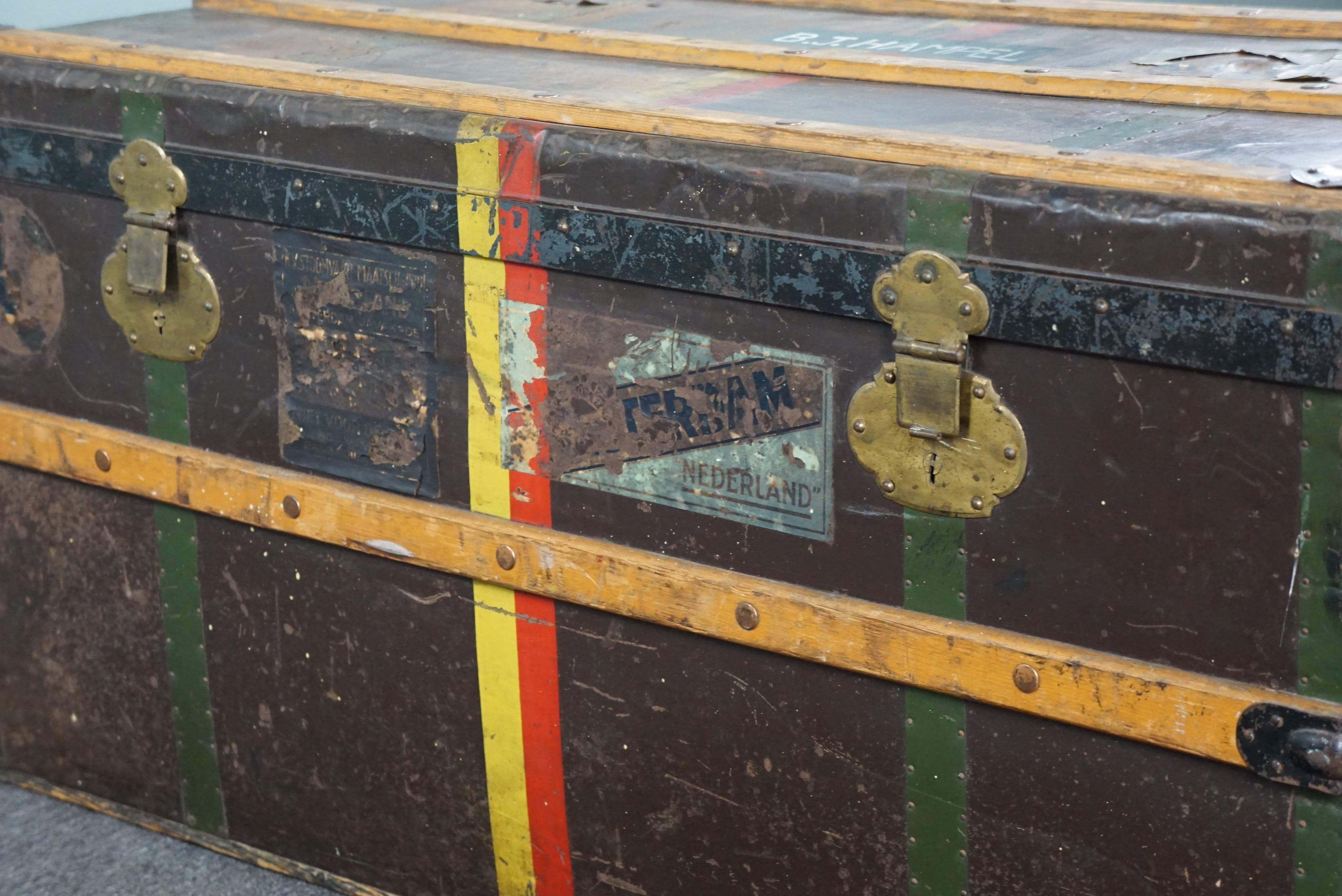 Antique large travel suitcase with fantastic colors and original labels. For Sale 6