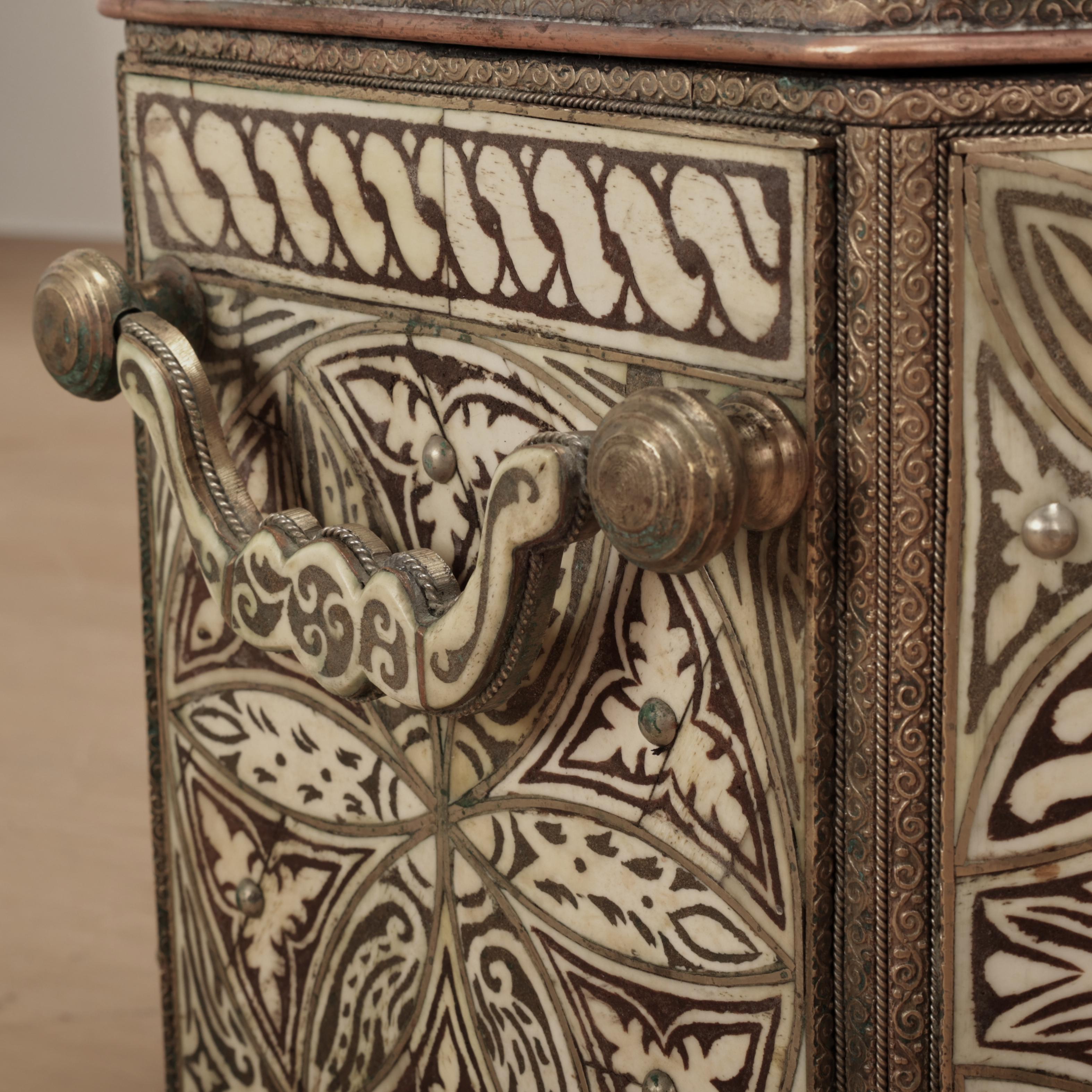 Antique Large Turkish Bone and Metal Box For Sale 10