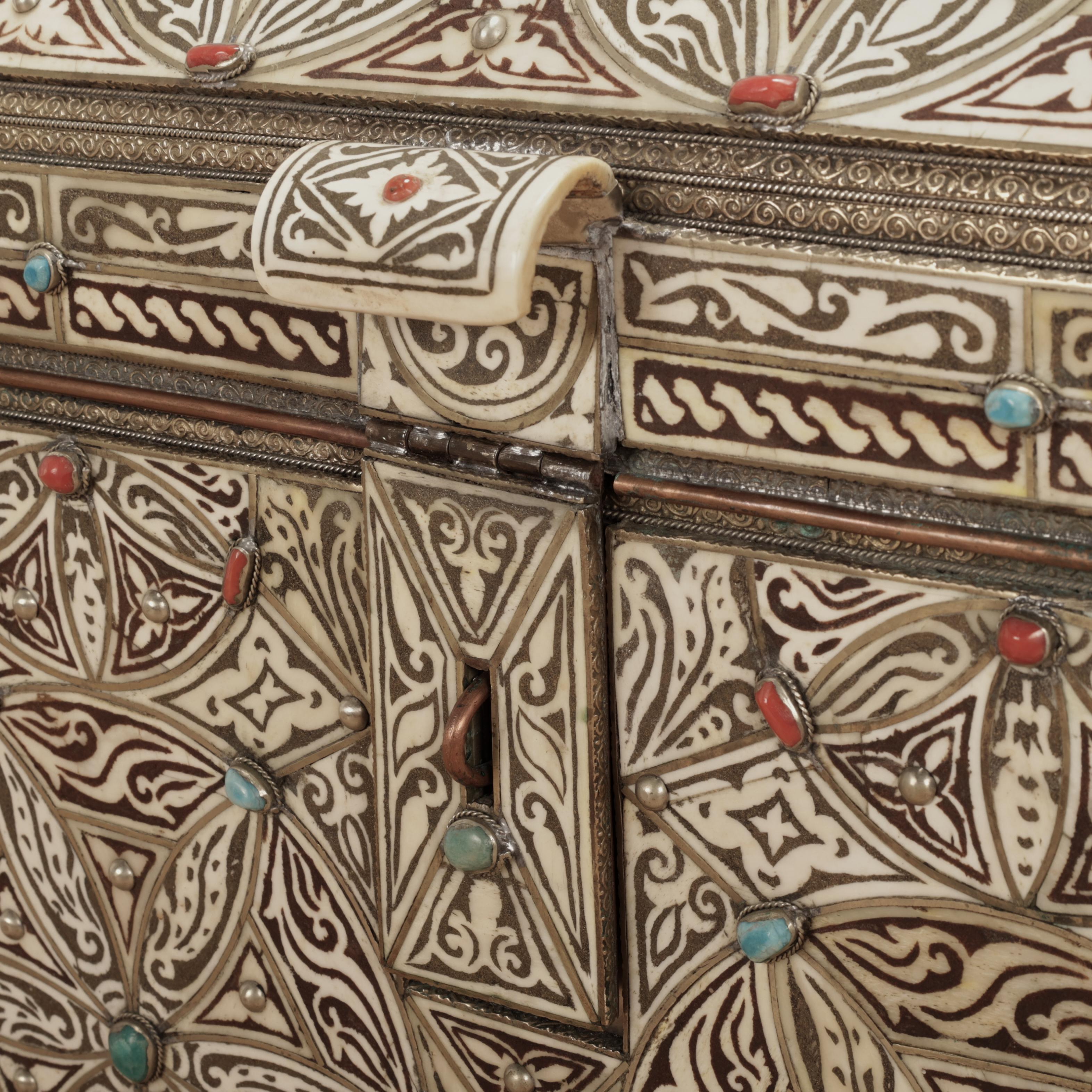 Antique Large Turkish Bone and Metal Box For Sale 11