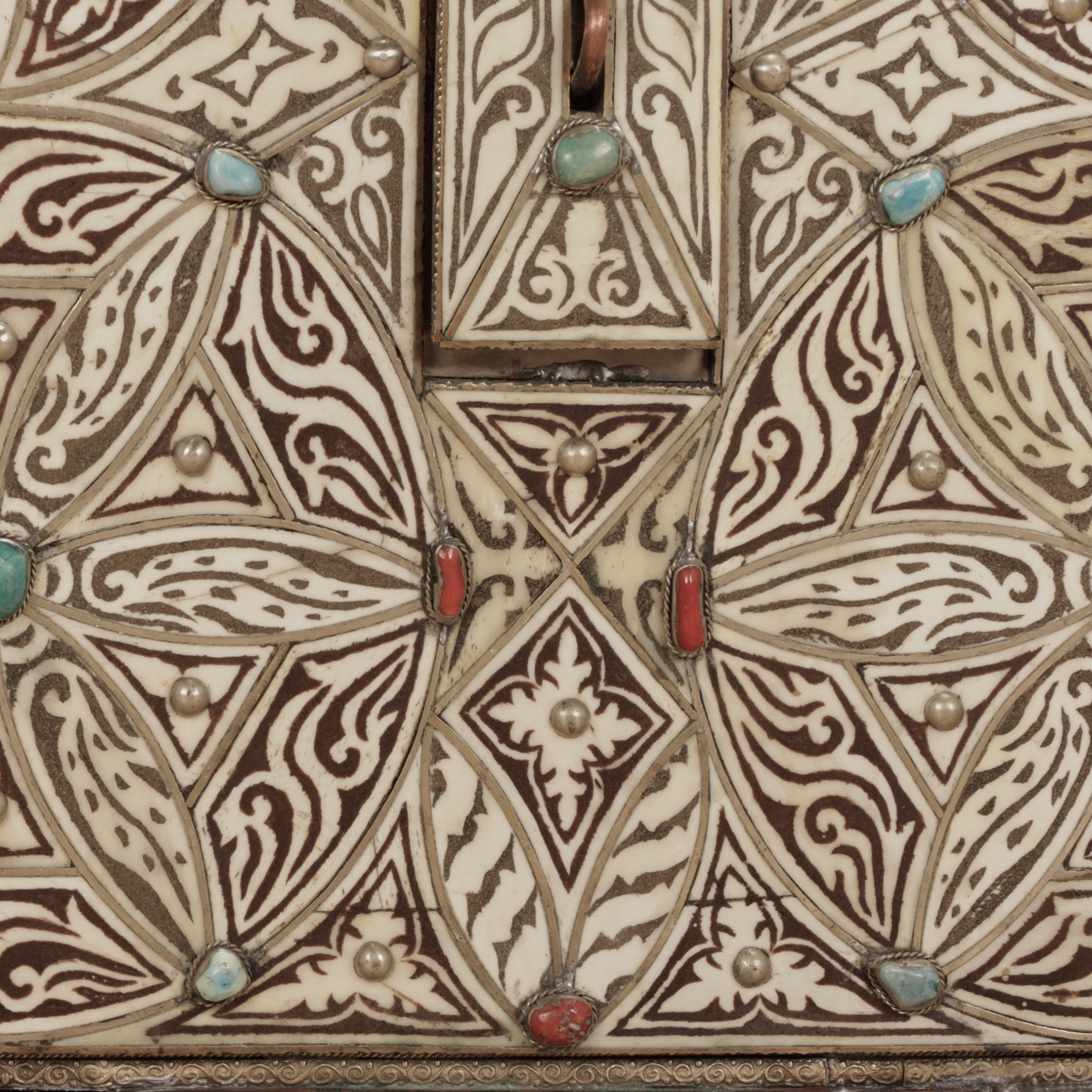 Antique Large Turkish Bone and Metal Box In Good Condition For Sale In Palm Beach, FL