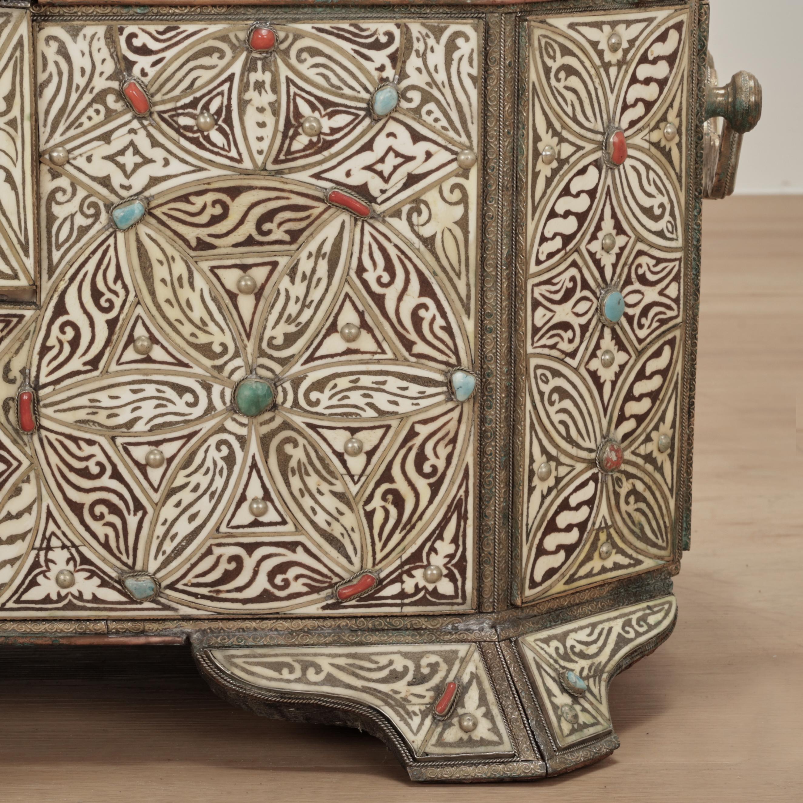 Antique Large Turkish Bone and Metal Box For Sale 2