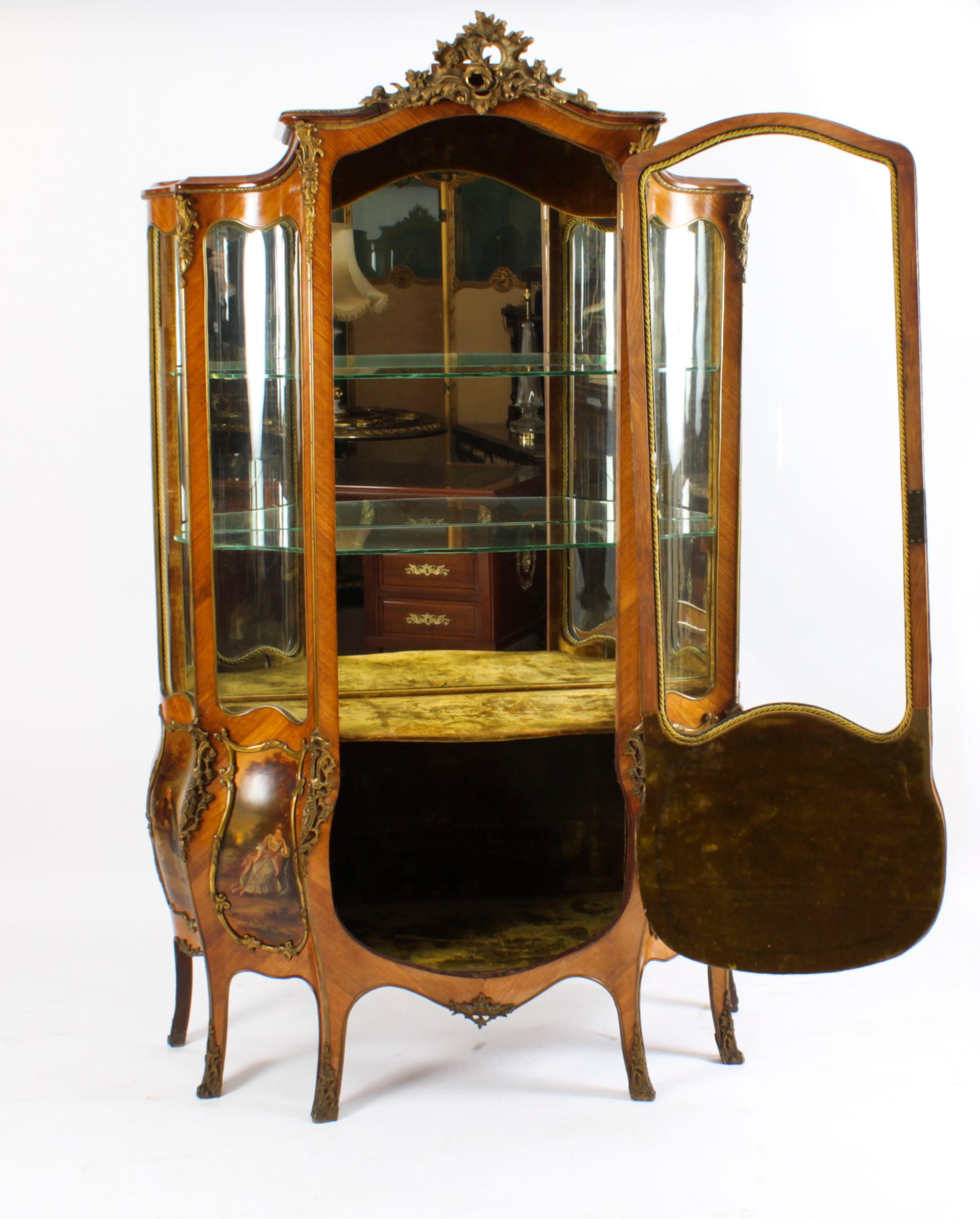 Antique Large Vernis Martin Bombe' Display Cabinet, 19th C For Sale 8