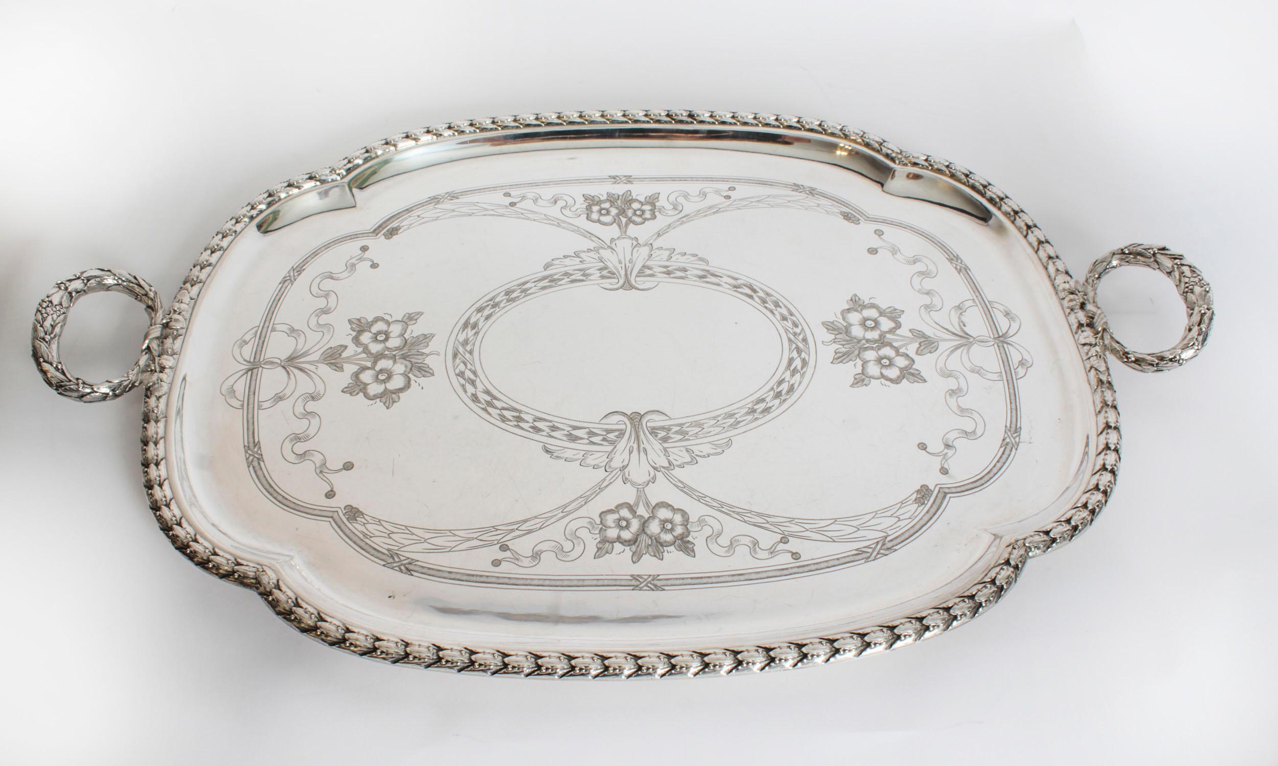 Vittoriano Antico grande vassoio vittoriano neo-classico placcato in argento per maggiordomi Circa 1870 in vendita