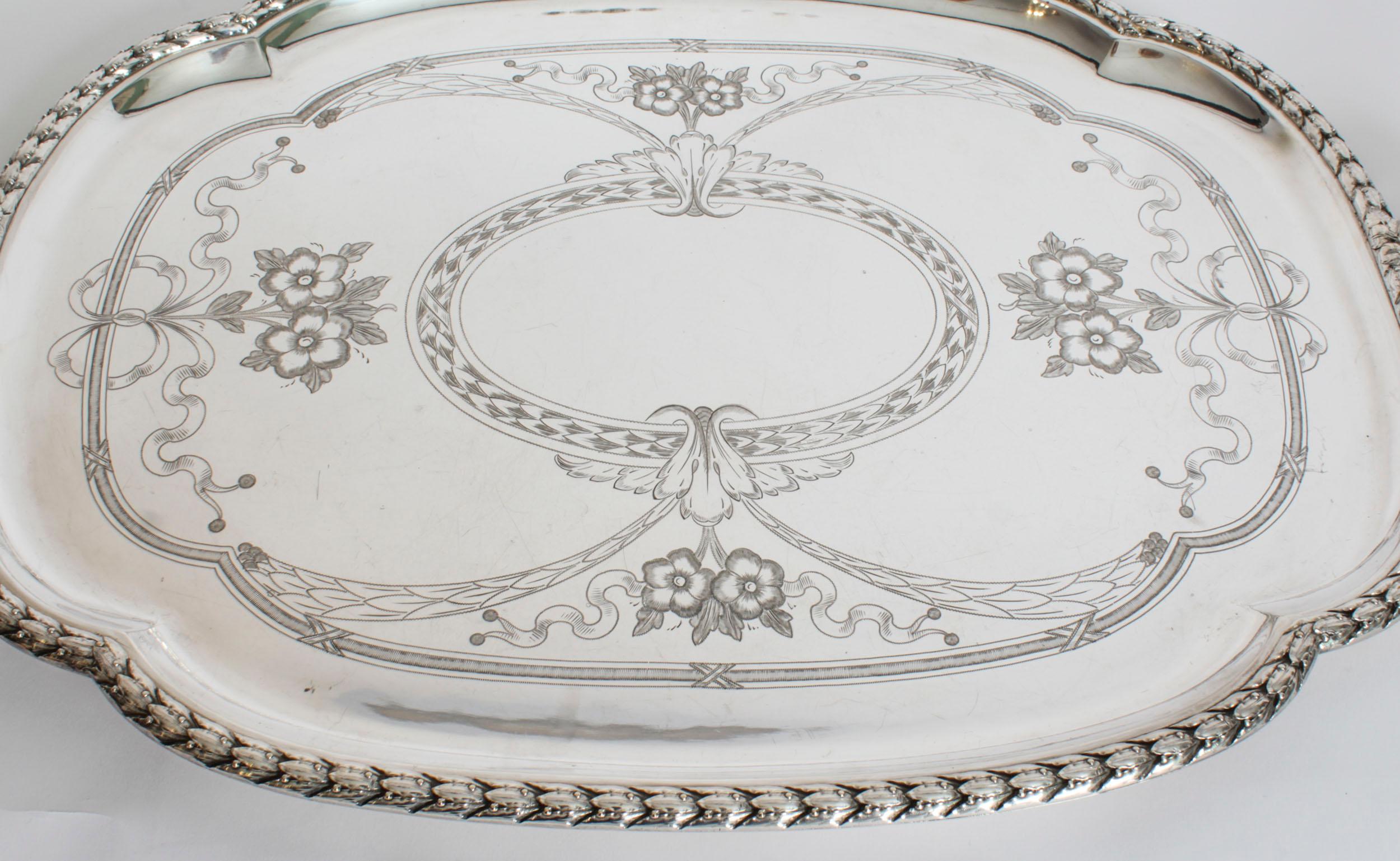 Inglese Antico grande vassoio vittoriano neo-classico placcato in argento per maggiordomi Circa 1870 in vendita