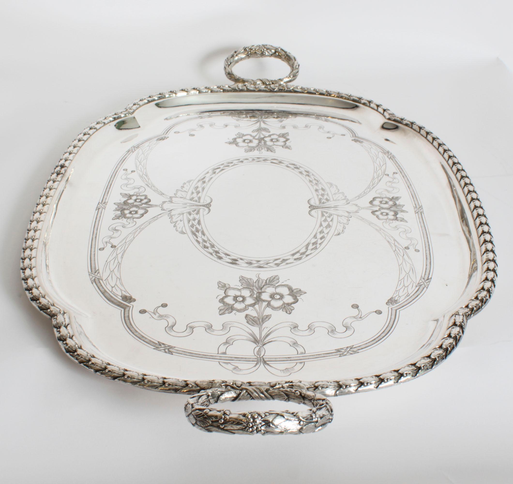 Fine XIX secolo Antico grande vassoio vittoriano neo-classico placcato in argento per maggiordomi Circa 1870 in vendita