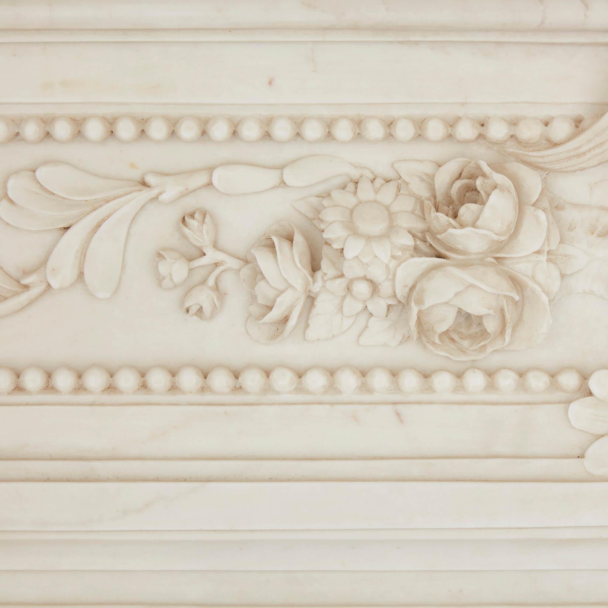 Antiker großer weißer Marmorkamin, französisch, 19. Jahrhundert (Geschnitzt) im Angebot