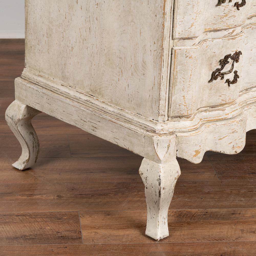 Antique Large White Painted Baroque Chest of 4 Drawers, circa 1790-1810 For Sale 3