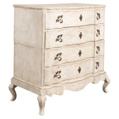 Grande commode baroque ancienne peinte en blanc avec 4 tiroirs, datant d'environ 1790-1810