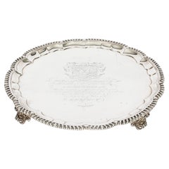 Gran bandeja de plata antigua de Guillermo IV por Paul Storr Siglo XIX