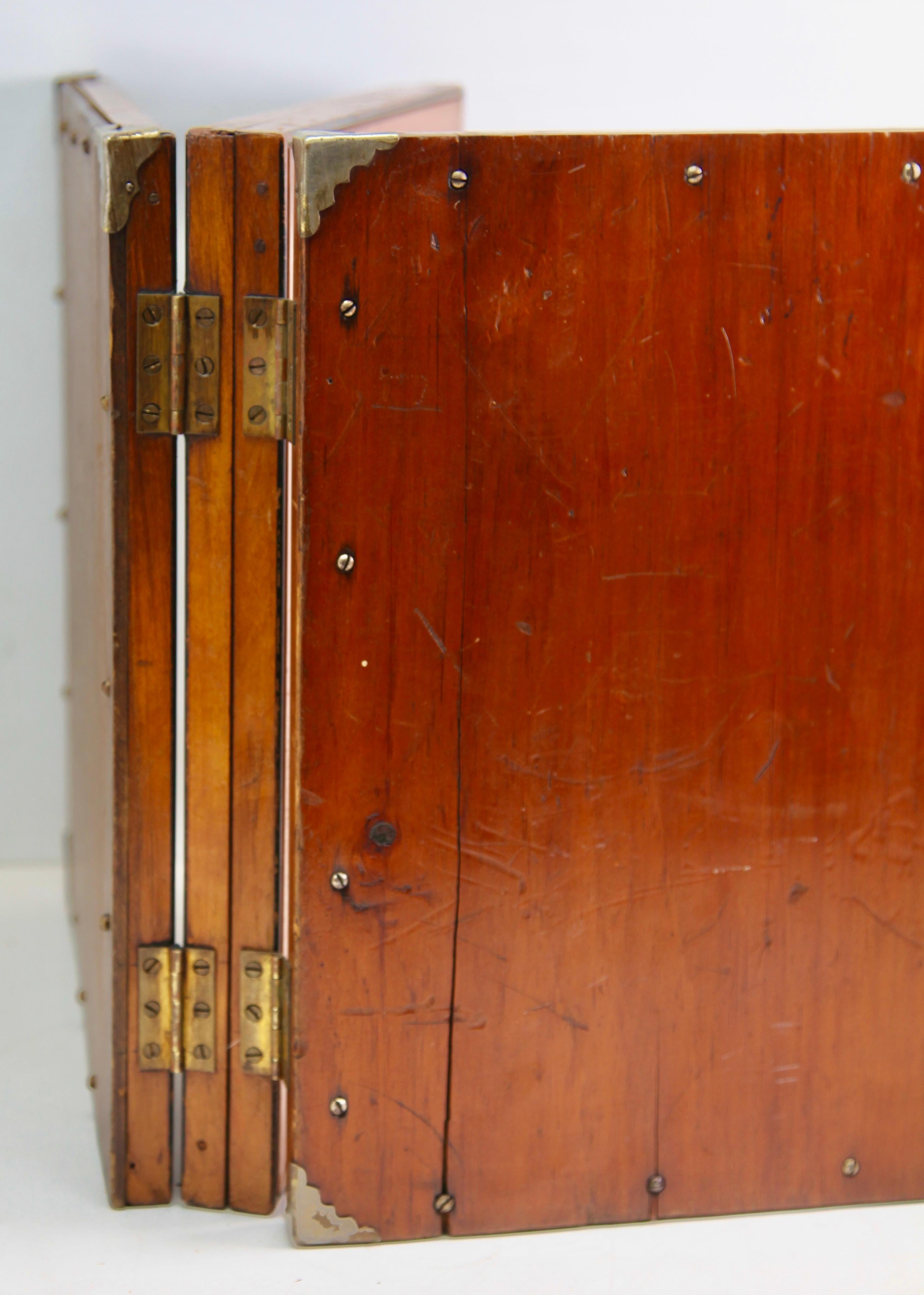 Antiguo Marco de Madera Grande Plegable Doble para Viajar Años 1870 en venta 6
