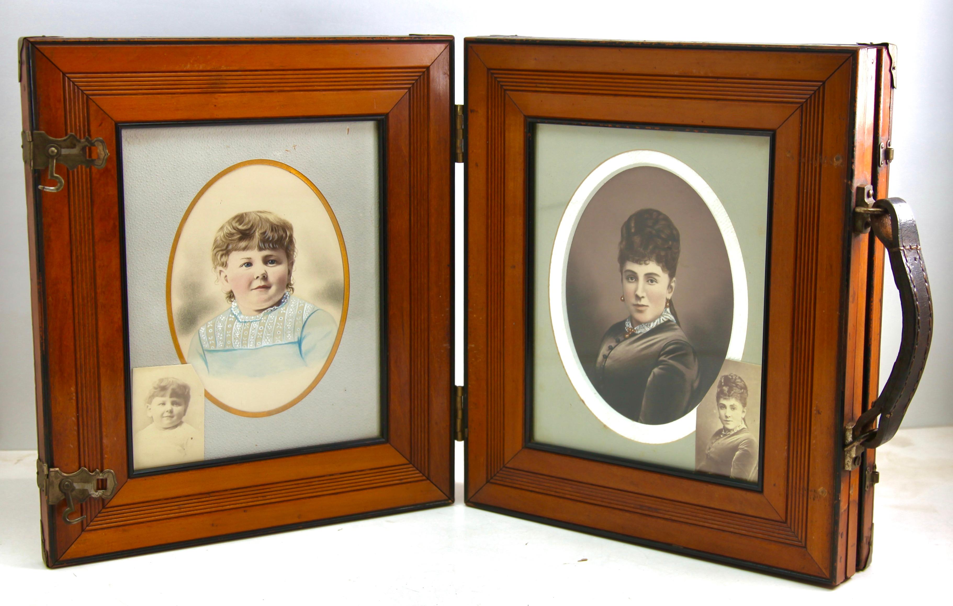 Antiguo Marco de Madera Grande Plegable Doble para Viajar Años 1870 en venta 1