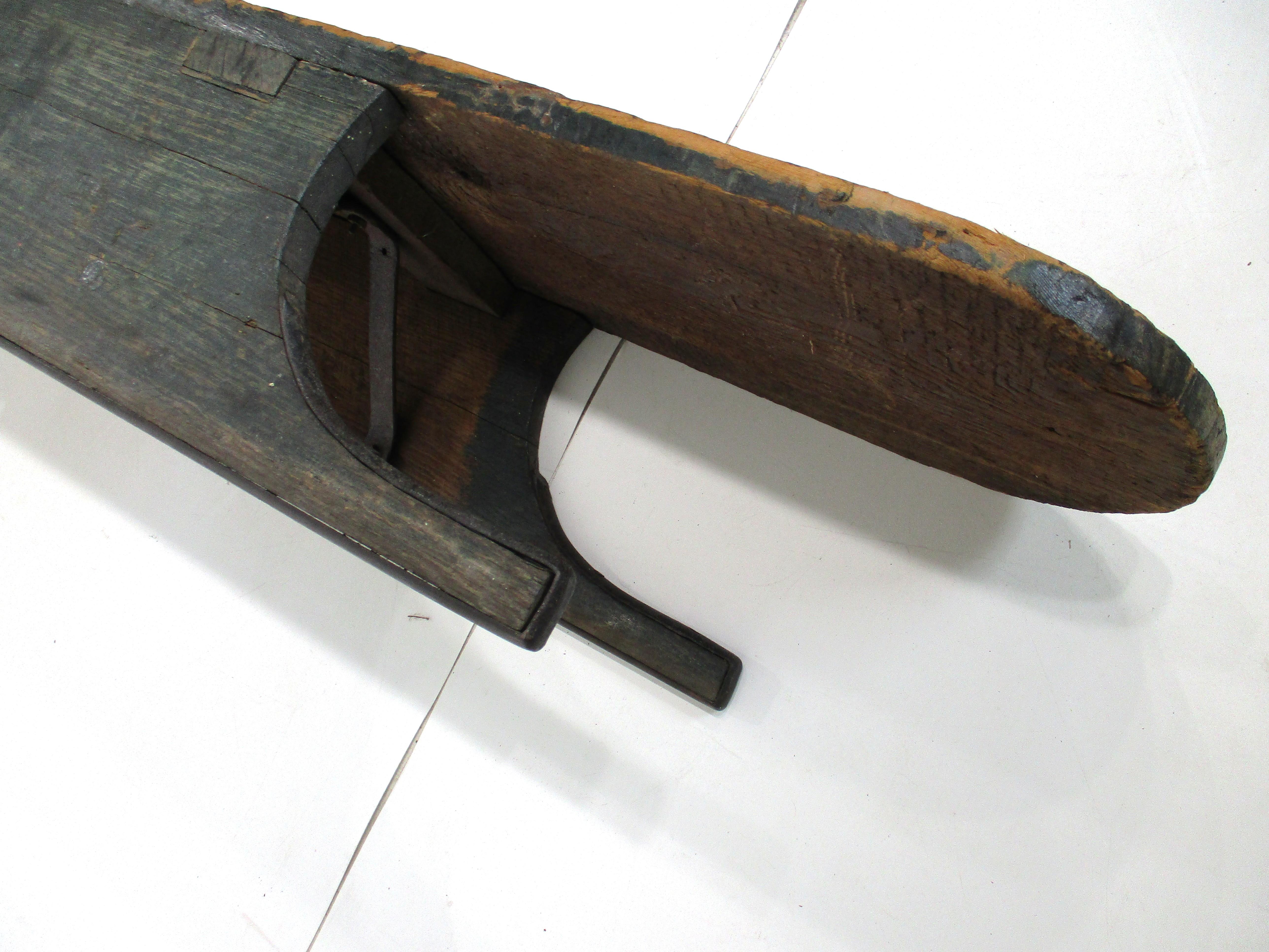 Antico grande slittino da ghiaccio o da neve in legno Folk Art Toboggan in vendita 4