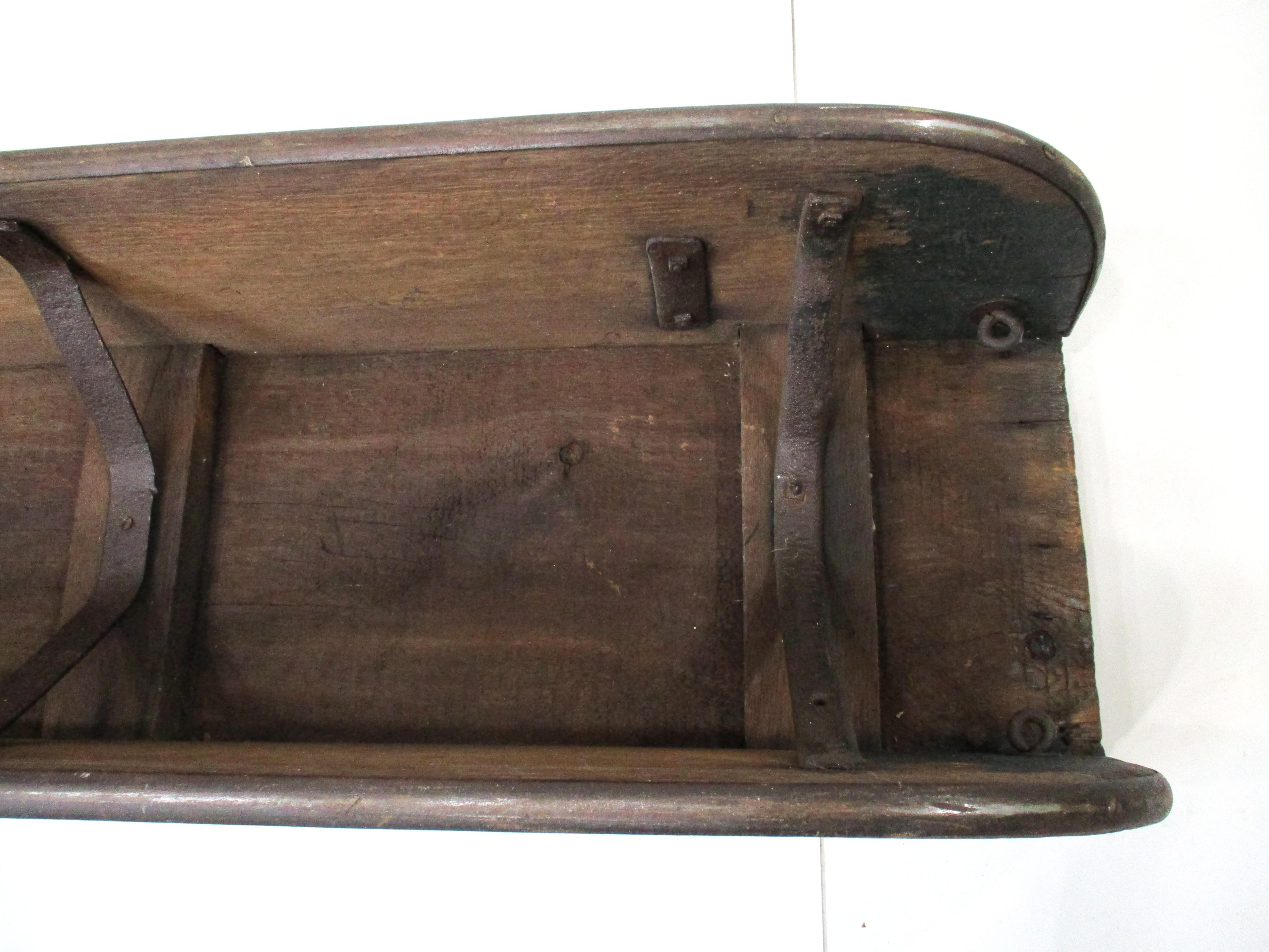 Antico grande slittino da ghiaccio o da neve in legno Folk Art Toboggan in vendita 8