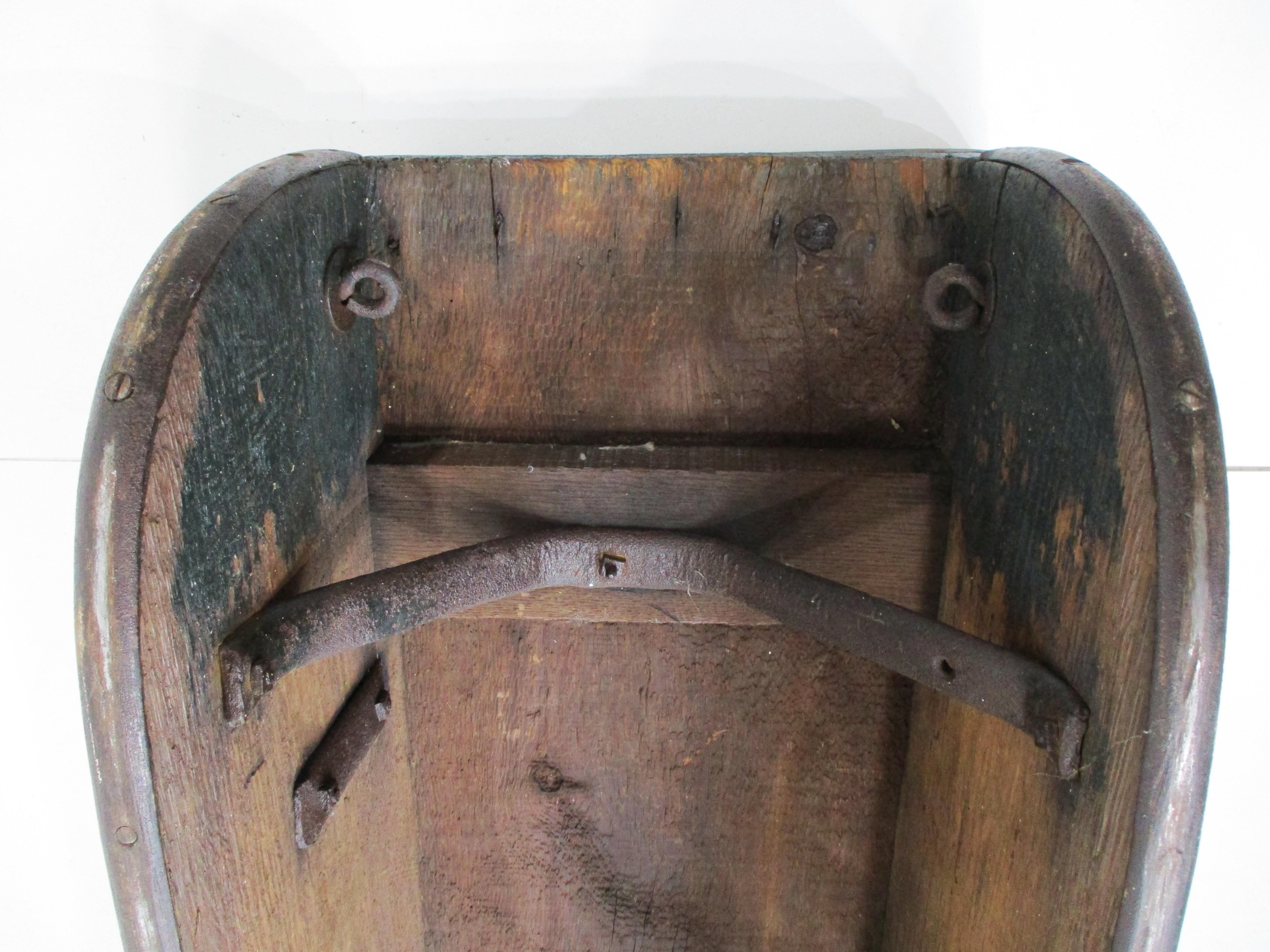 Antico grande slittino da ghiaccio o da neve in legno Folk Art Toboggan in vendita 10