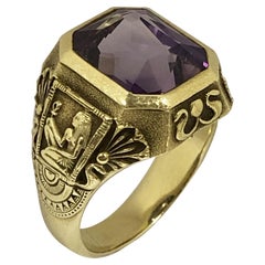 Bague Larter de style néo-égyptien ancien en or jaune et améthyste