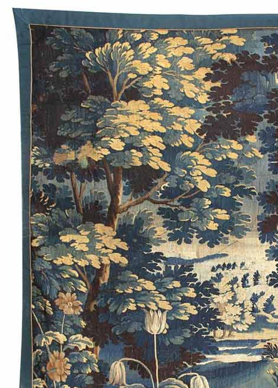 Antique Late 17th Century Flemish Verdure Landscape Tapestry with Fountain In Good Condition In New York, NY