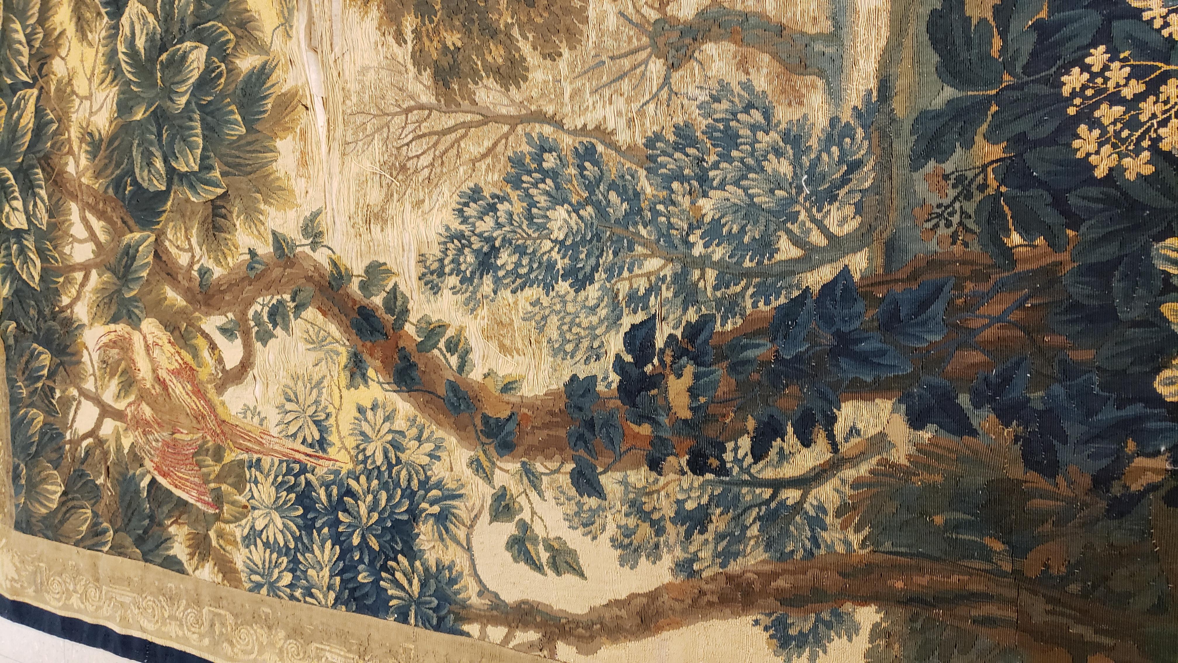 Tapisserie flamande en Verdure du 17ème siècle. 4' de large x 9'2