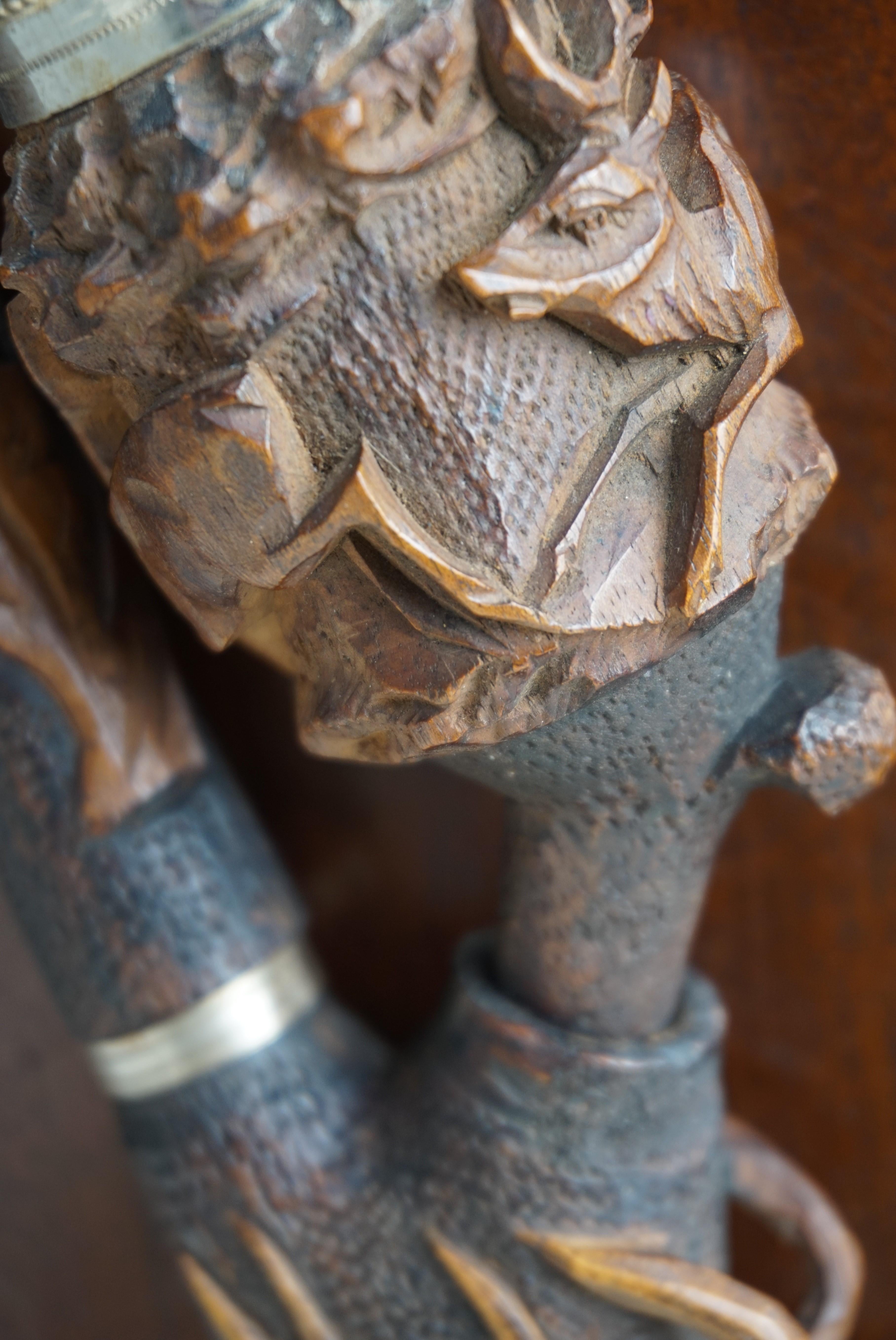 Ancienne pipe de la Forêt Noire de la fin des années 1800 avec sculptures de cerfs et de cerfs sculptées à la main en vente 2