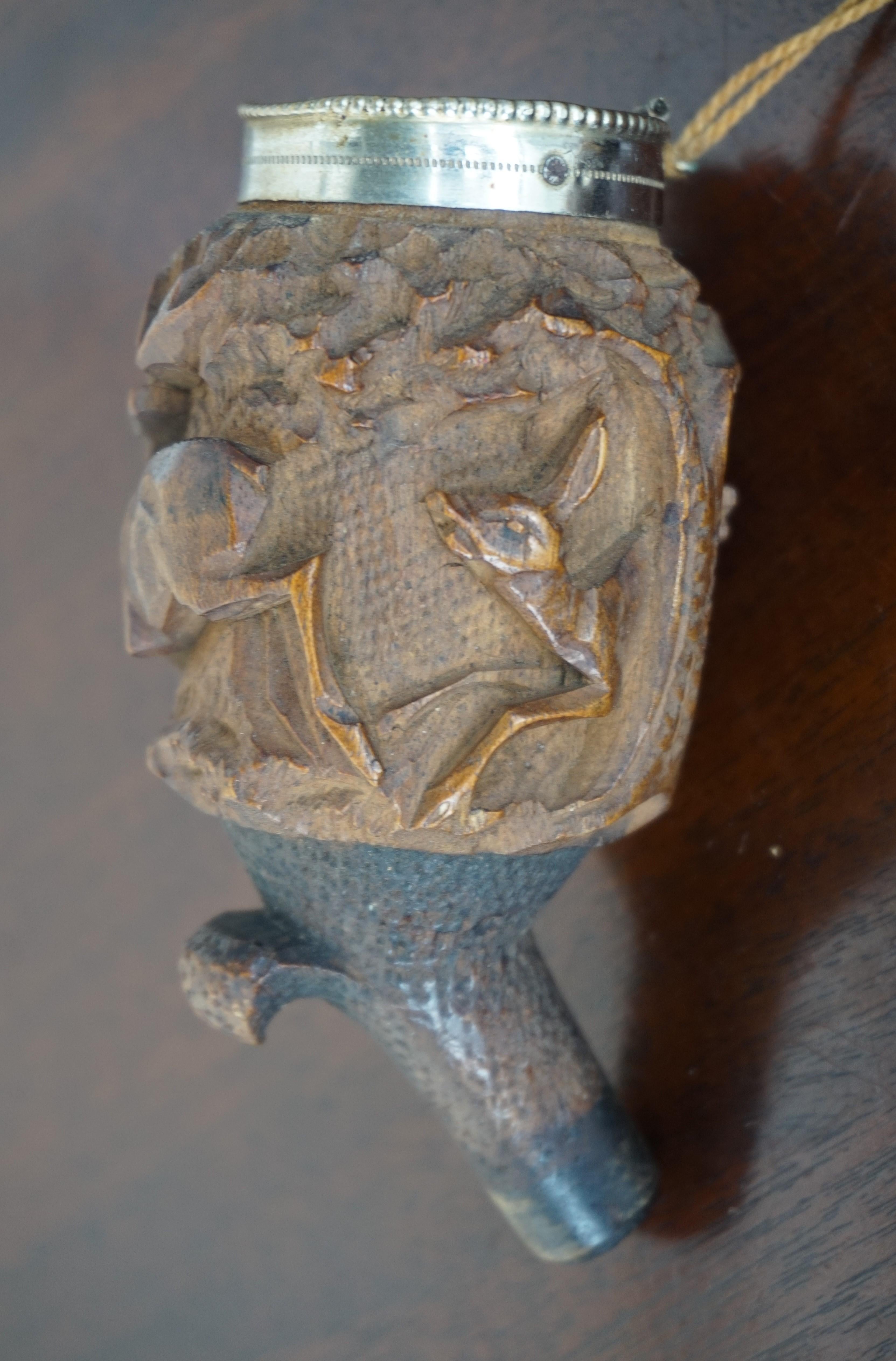 Ancienne pipe de la Forêt Noire de la fin des années 1800 avec sculptures de cerfs et de cerfs sculptées à la main en vente 9