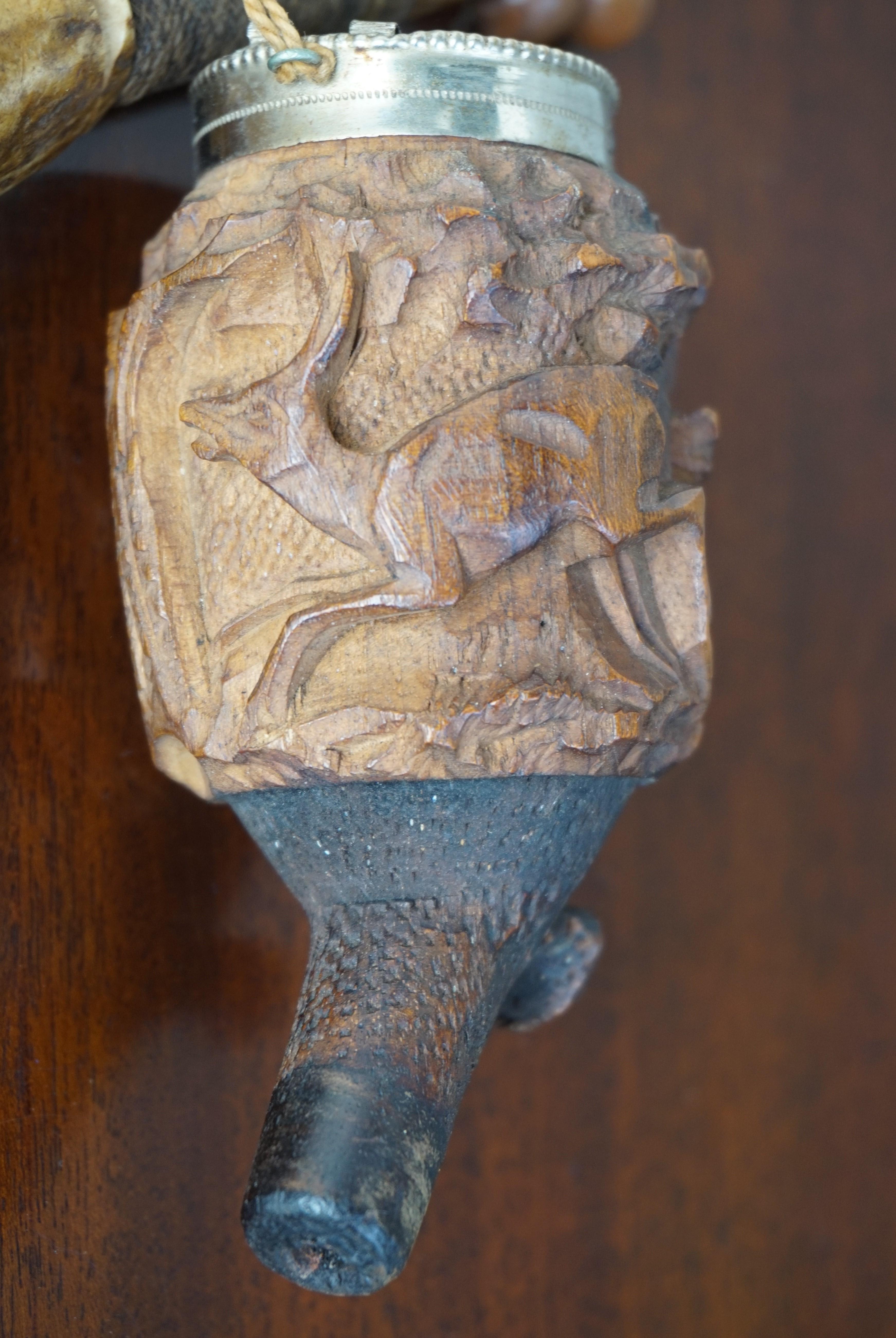 Ancienne pipe de la Forêt Noire de la fin des années 1800 avec sculptures de cerfs et de cerfs sculptées à la main en vente 10