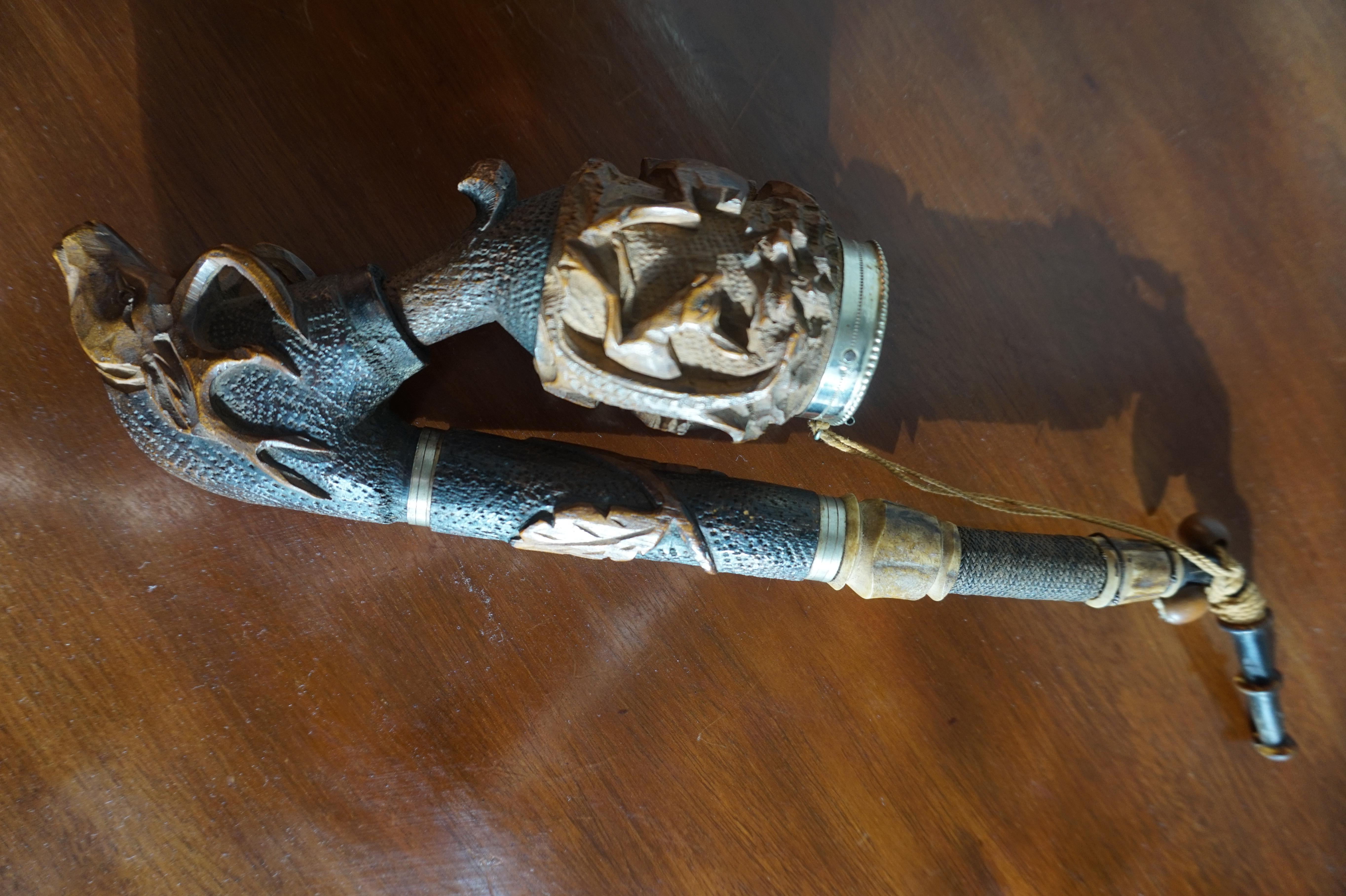 Sculpté à la main Ancienne pipe de la Forêt Noire de la fin des années 1800 avec sculptures de cerfs et de cerfs sculptées à la main en vente