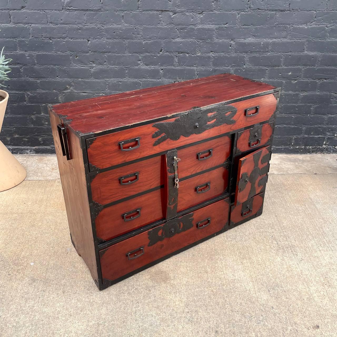 Baroque Antique Late 1800s Japanese Cedar Tansu Chest of Drawers Dresser For Sale