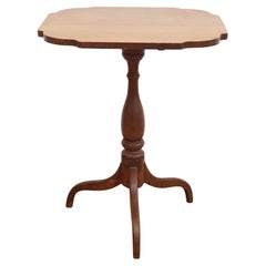 Mesa basculante antigua de arce de finales del siglo XIX