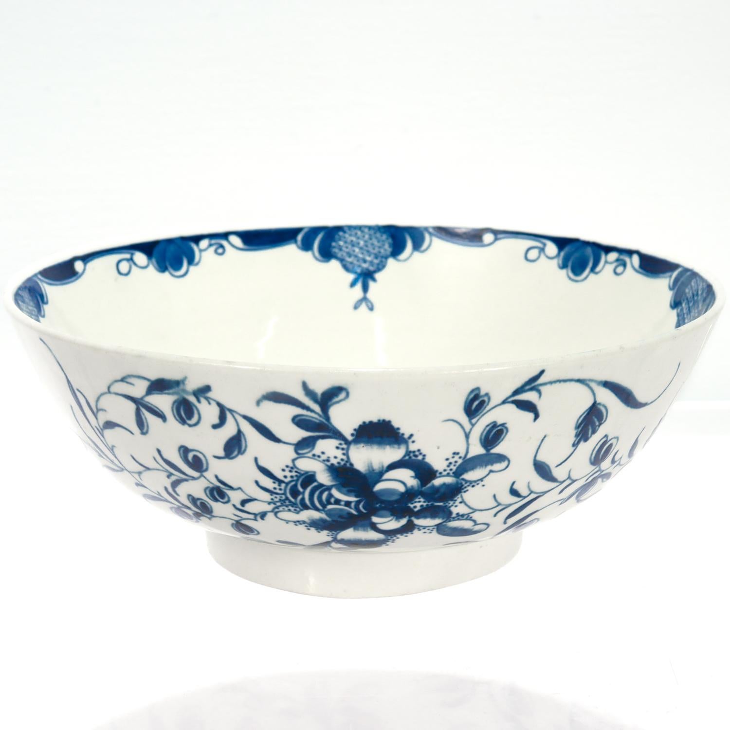 Giorgio III Antica ciotola in porcellana a pasta molle Caughley Porcelain della fine del XVIII secolo in vendita