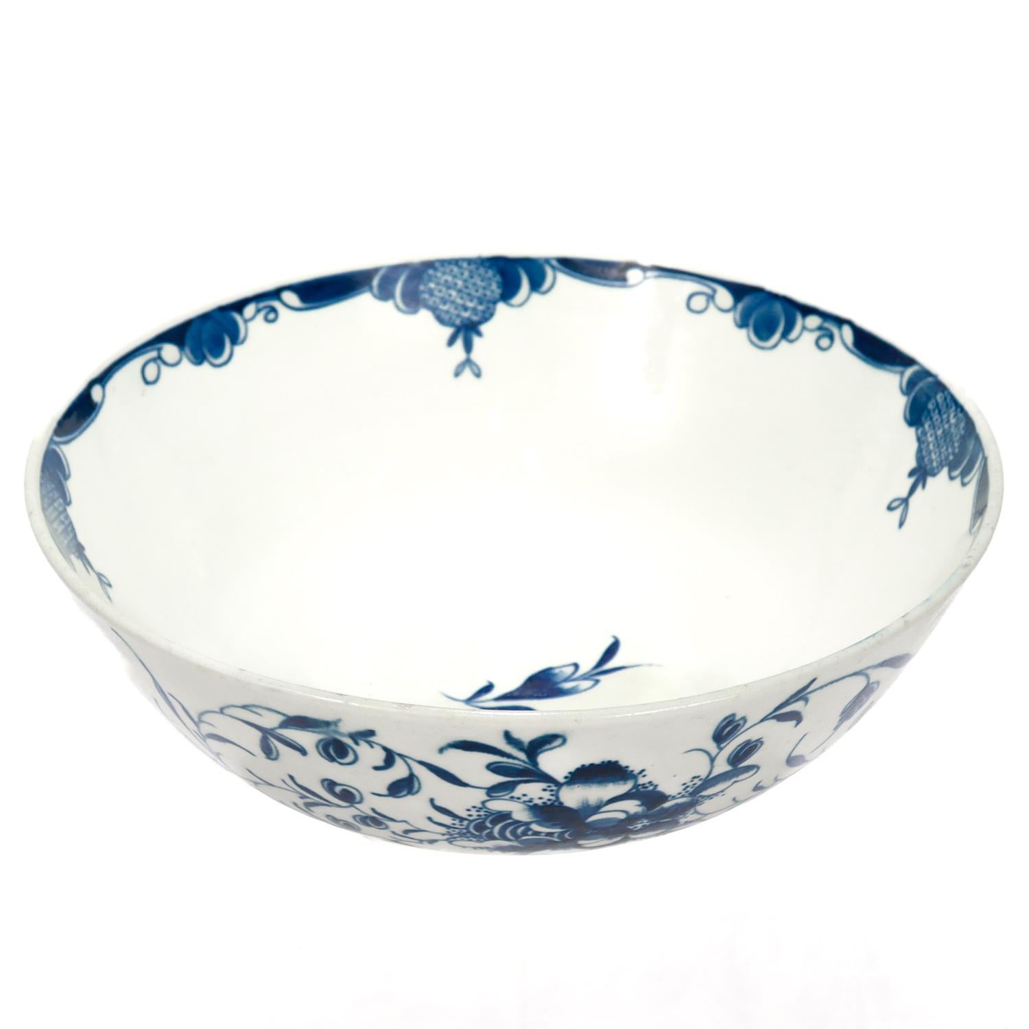 Antica ciotola in porcellana a pasta molle Caughley Porcelain della fine del XVIII secolo in vendita 2