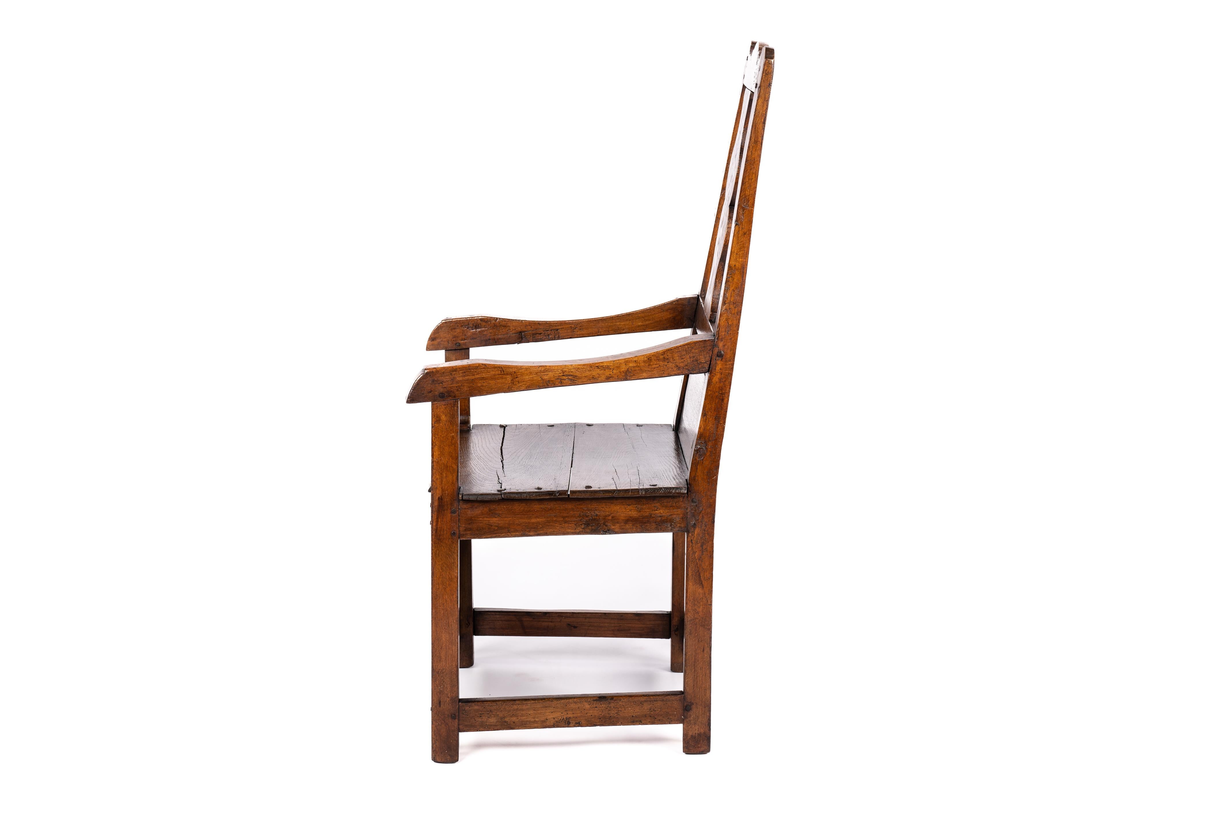 Antike späten 18. Jahrhundert niederländischen Eiche und Buche Holz dunkel Honig Farbe Sessel im Zustand „Gut“ im Angebot in Casteren, NL