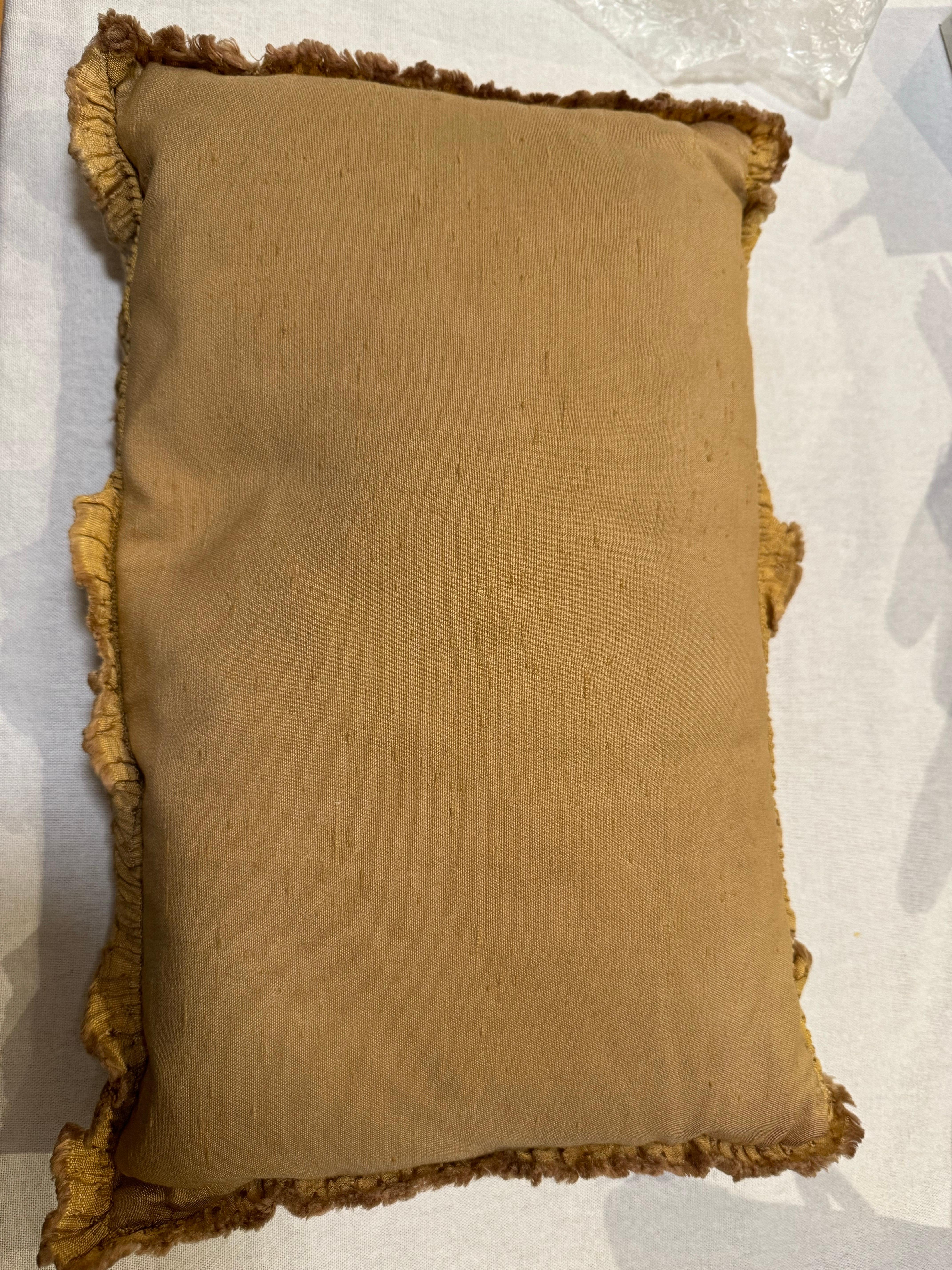 Antique Late 18th Century French Aubusson Floral Tapestry Pillow In Good Condition For Sale In New York, NY