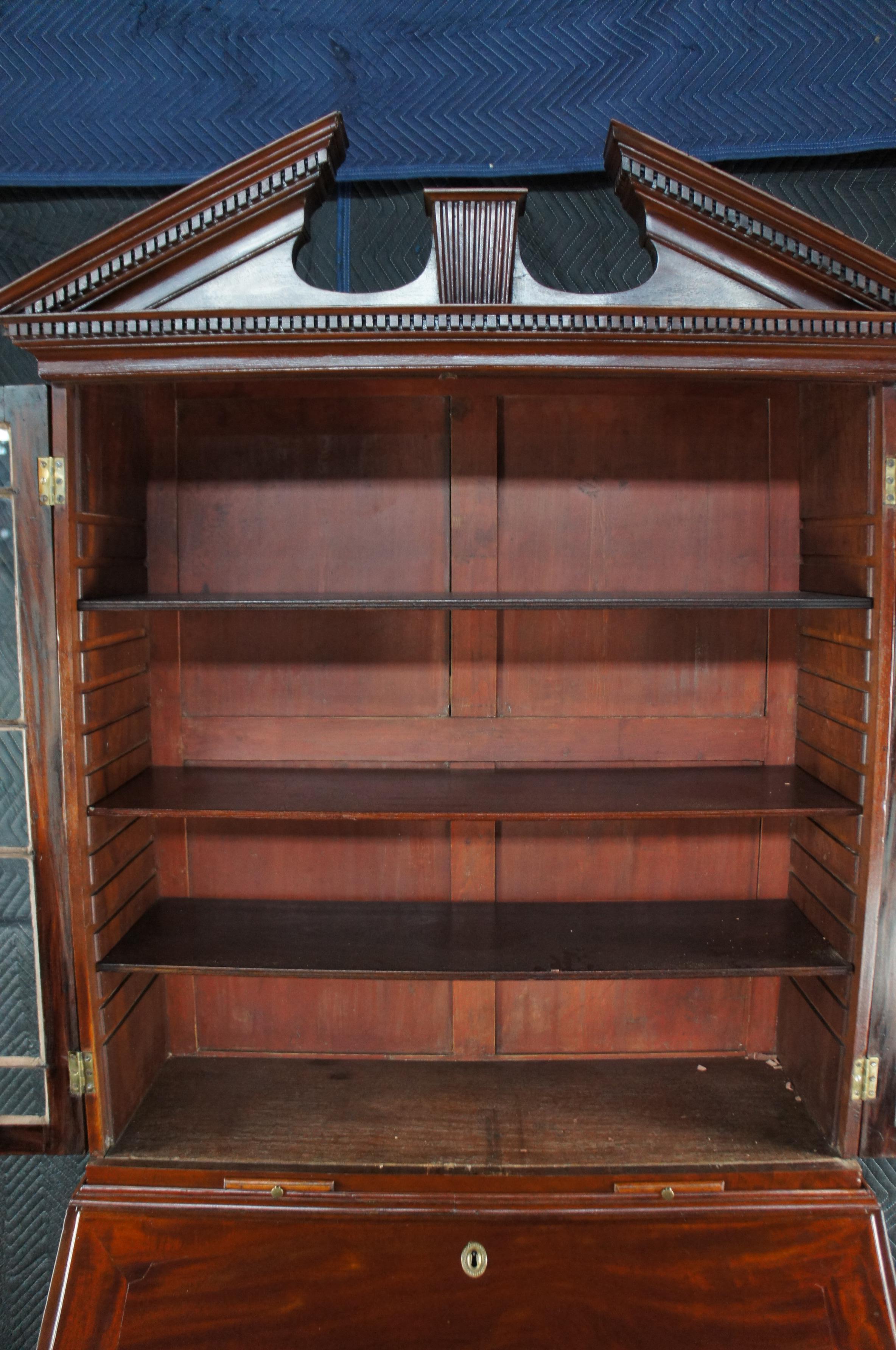 Antiguo escritorio y librería de caoba de finales del siglo XVIII Jorge III en venta 1