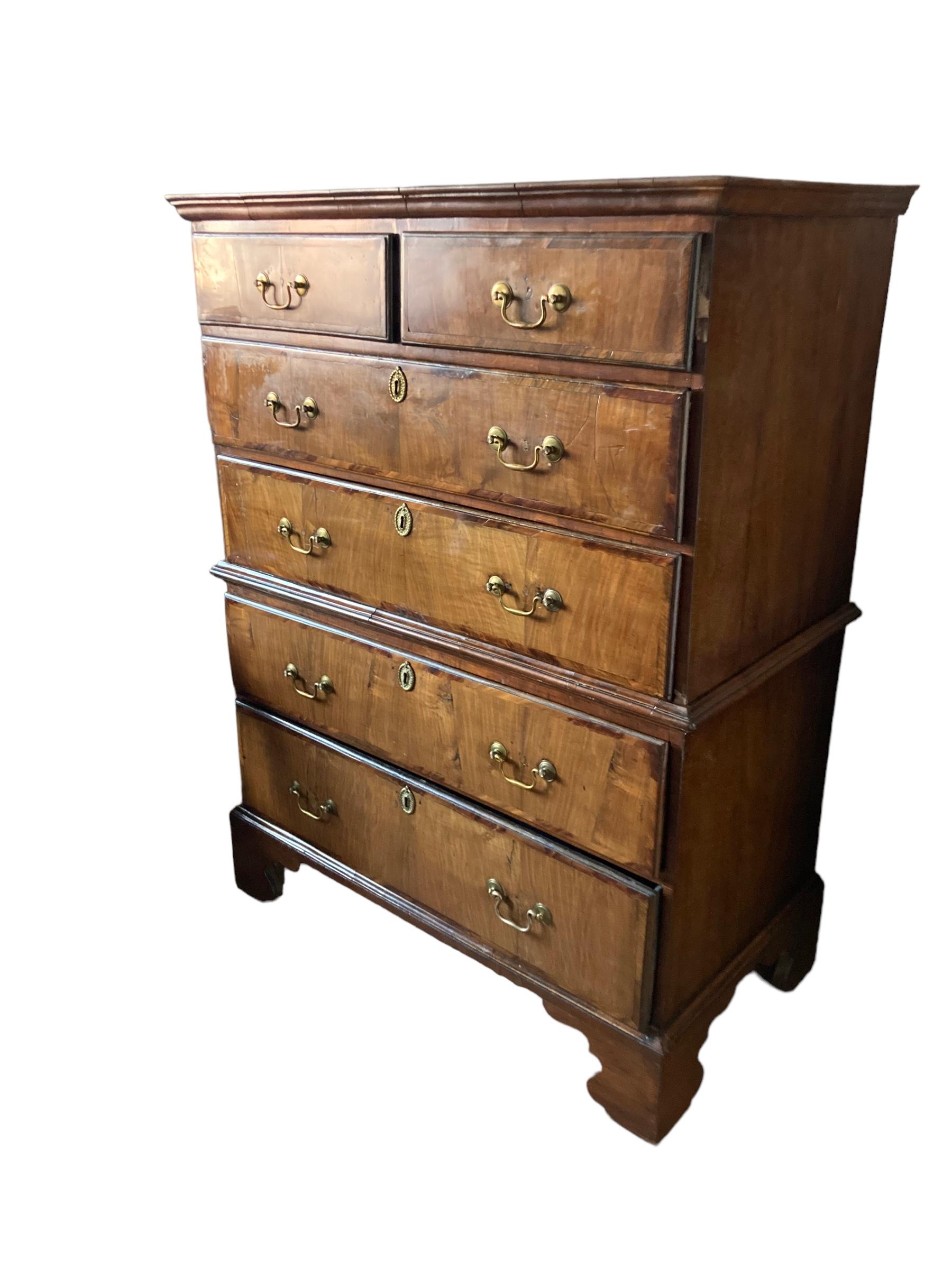 Antique Late 18th Century George III Walnut Chest on Chest of drawers In Good Condition In Bishop's Stortford, GB