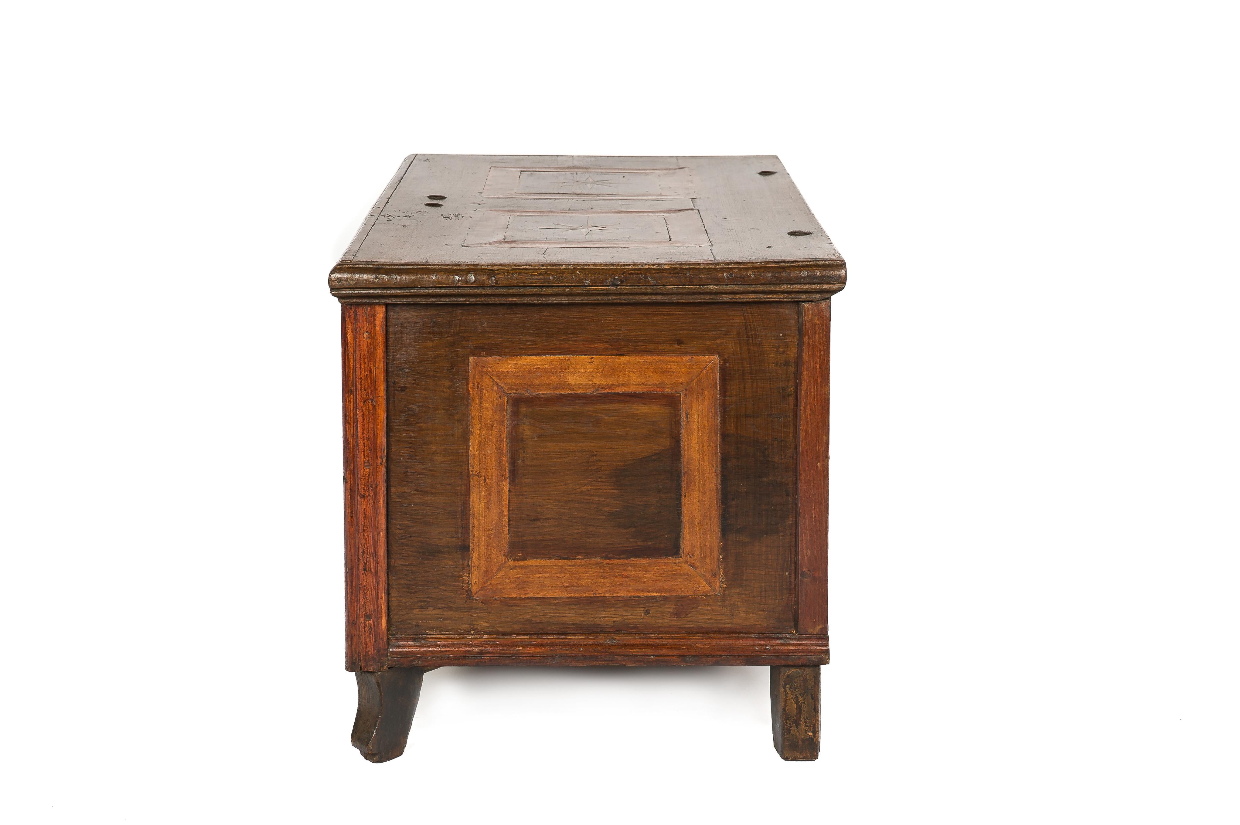 18th Century Antique Late 18th-Century German Oak and Fruitwood Marquetry Trunk or Chest For Sale