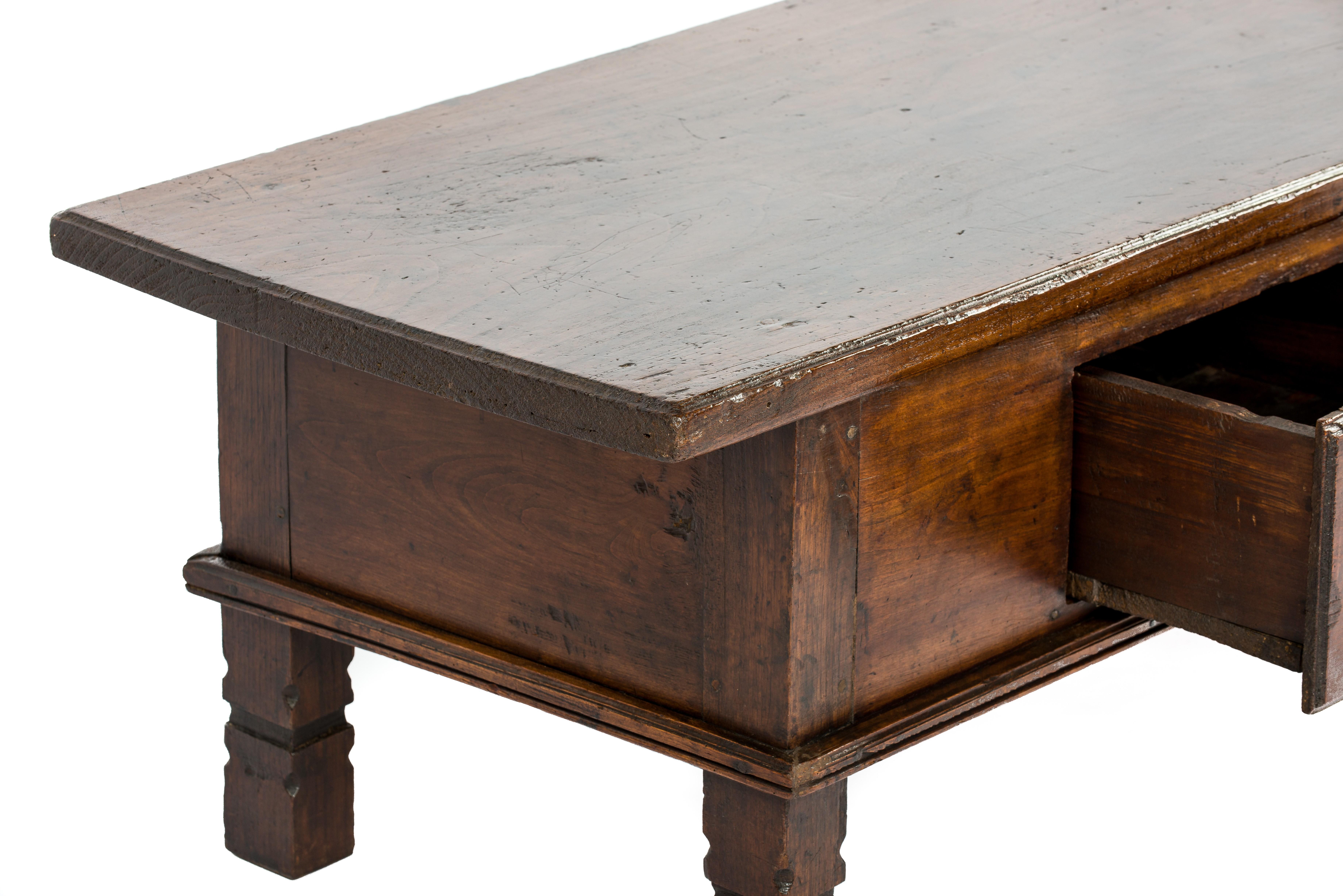Antique Late 18th-Century Rustic Spanish Warm Brown Chestnut Coffee Table 8