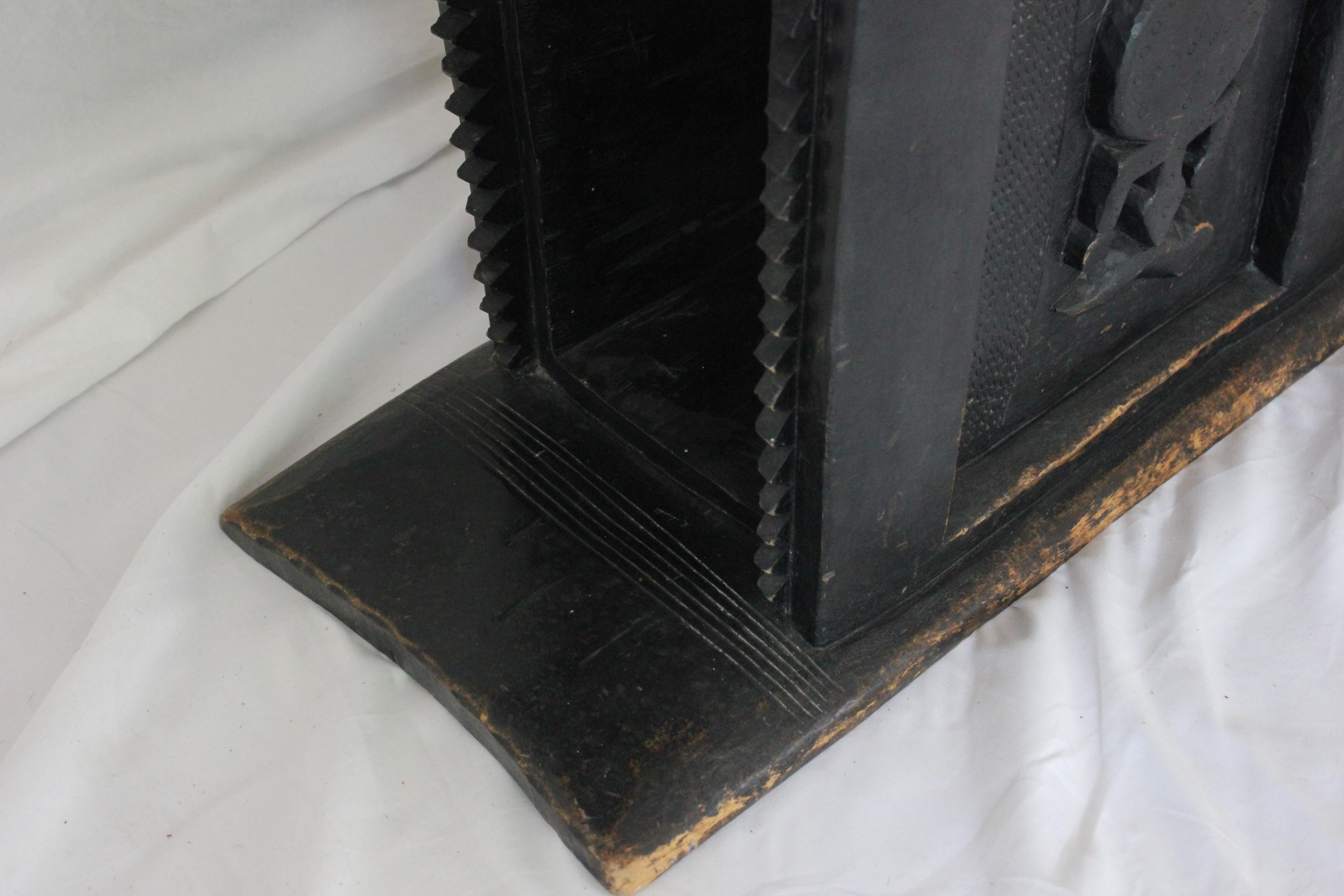 Antique Late 19th Century Carved African Tribal Stool (AF2-369) For Sale 3
