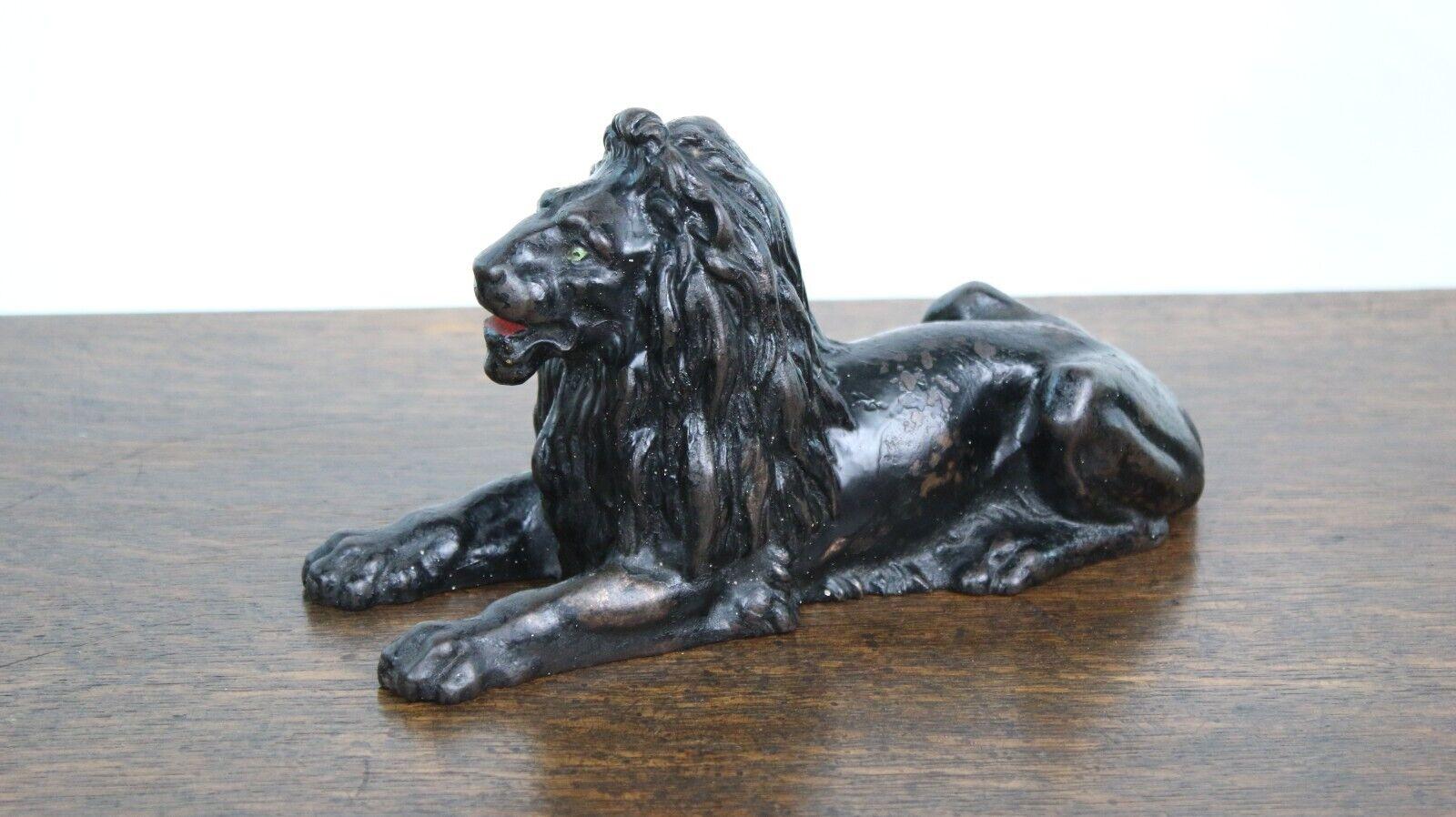 Antiker liegender gegossener Löwe aus dem späten 19. Jahrhundert im Angebot 4