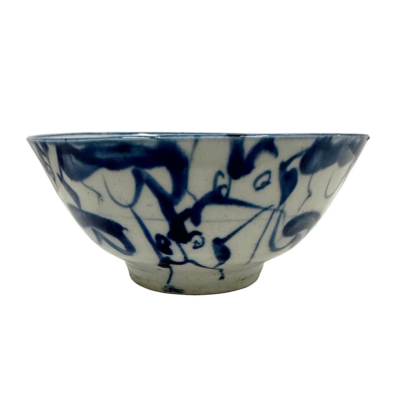 Hand-Painted Antique Late 19th Century Chinese Blue and White Porcelain Bowl For Sale