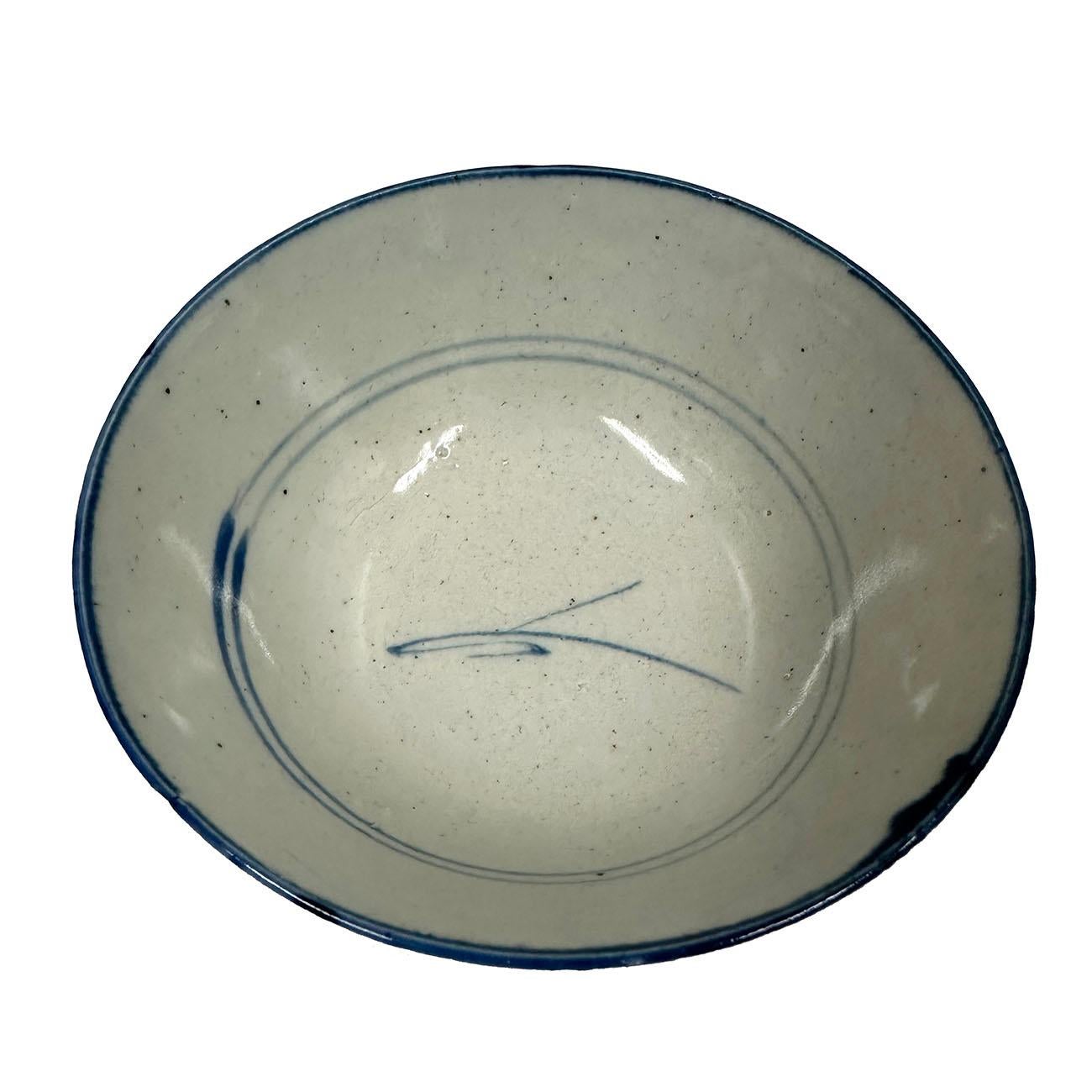 Antique Late 19th Century Chinese Blue and White Porcelain Bowl In Good Condition For Sale In Pomona, CA