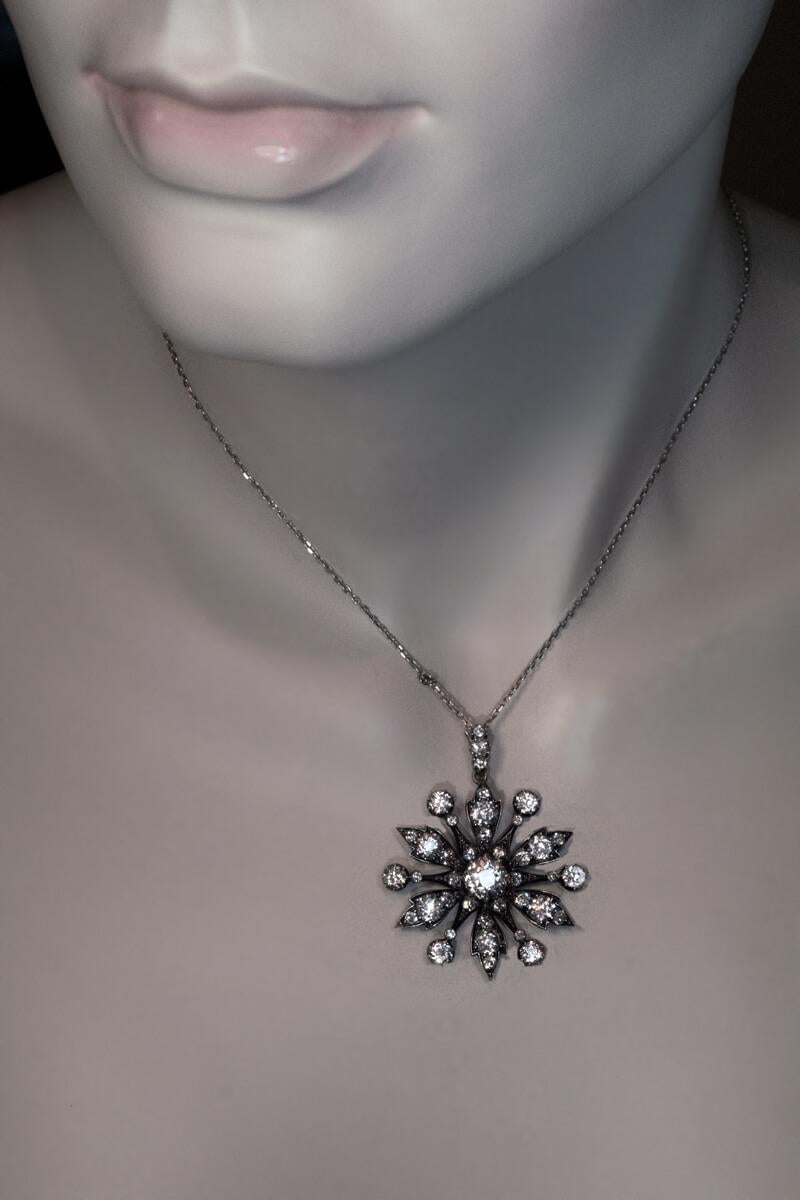 Antike Diamantbrosche/Halskette aus dem späten 19. Jahrhundert (Alteuropäischer Schliff) im Angebot